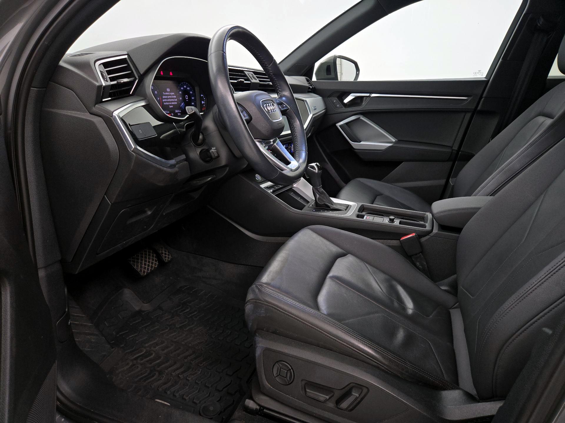 Thumbnail: 2020 Audi Q3 - 11