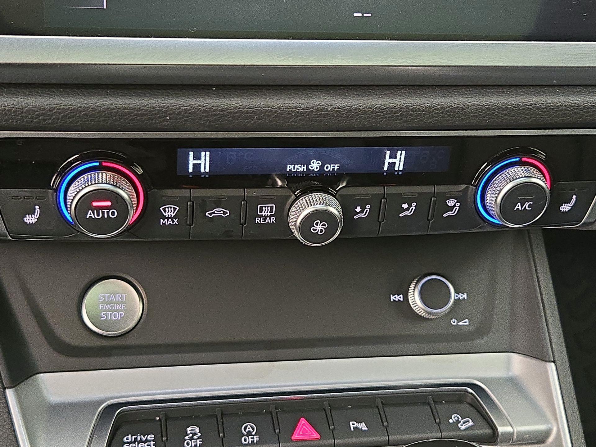 Thumbnail: 2020 Audi Q3 - 16