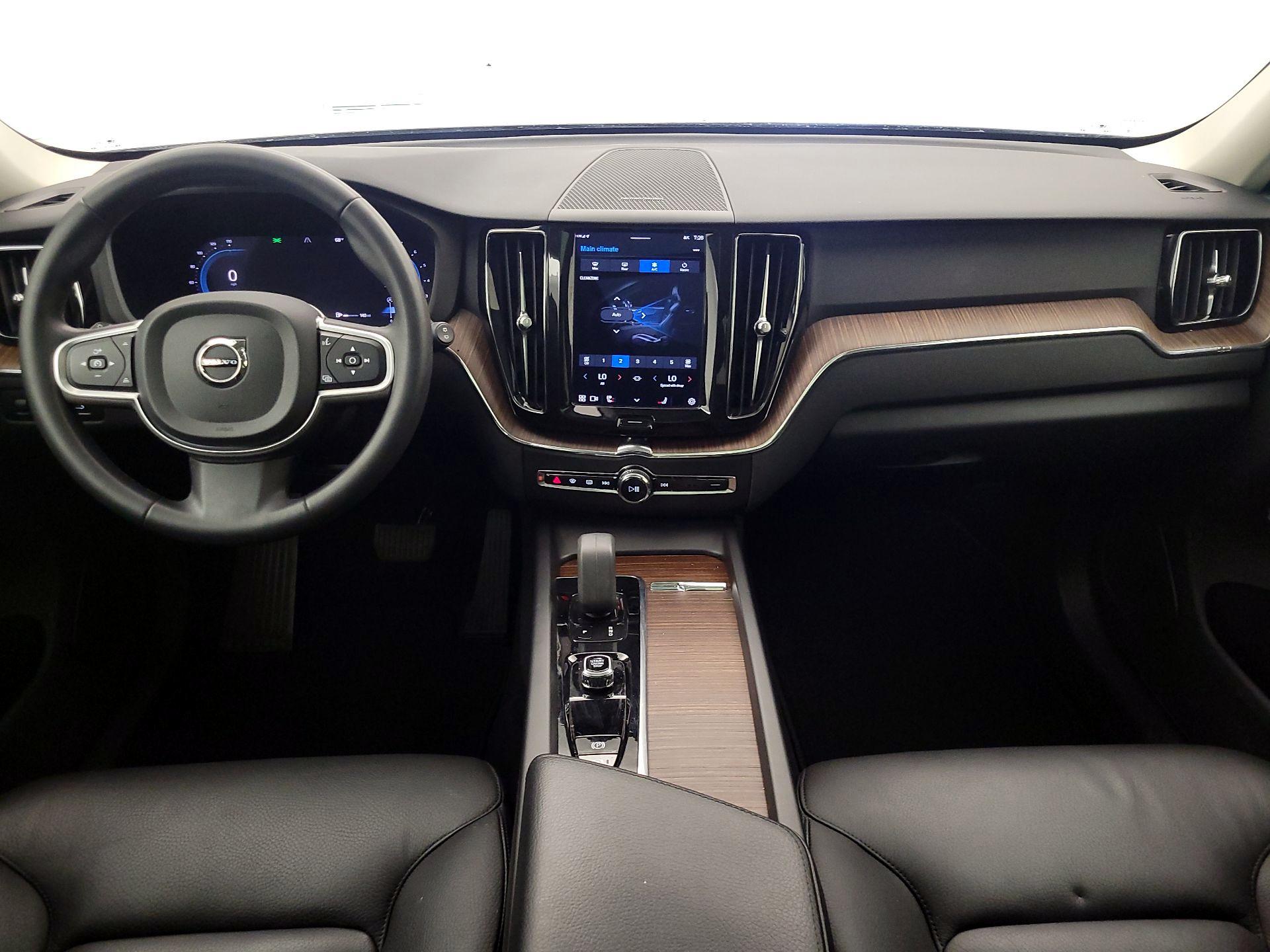 Thumbnail: 2022 Volvo XC60 - 9