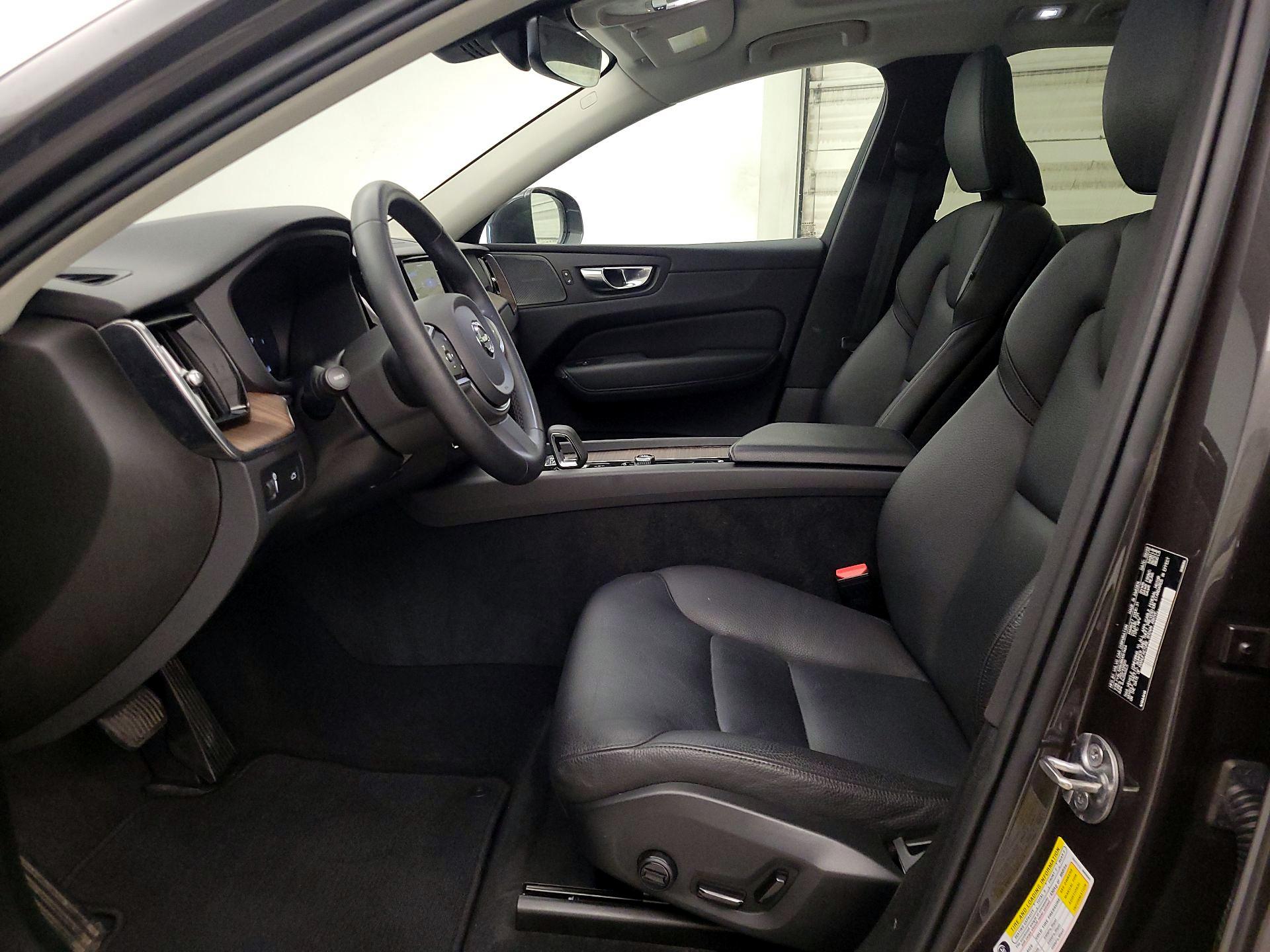 Thumbnail: 2022 Volvo XC60 - 11