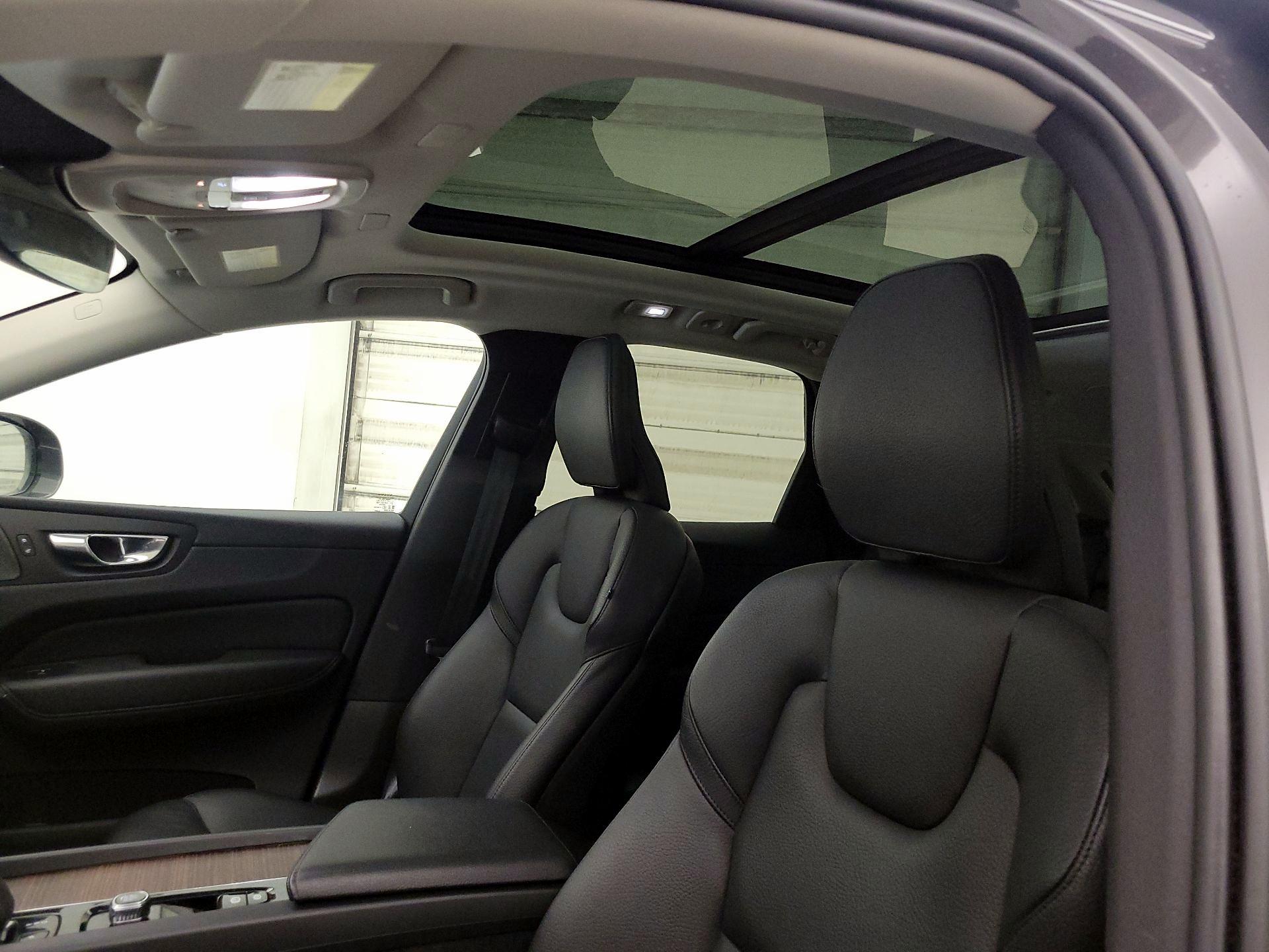 Thumbnail: 2022 Volvo XC60 - 19