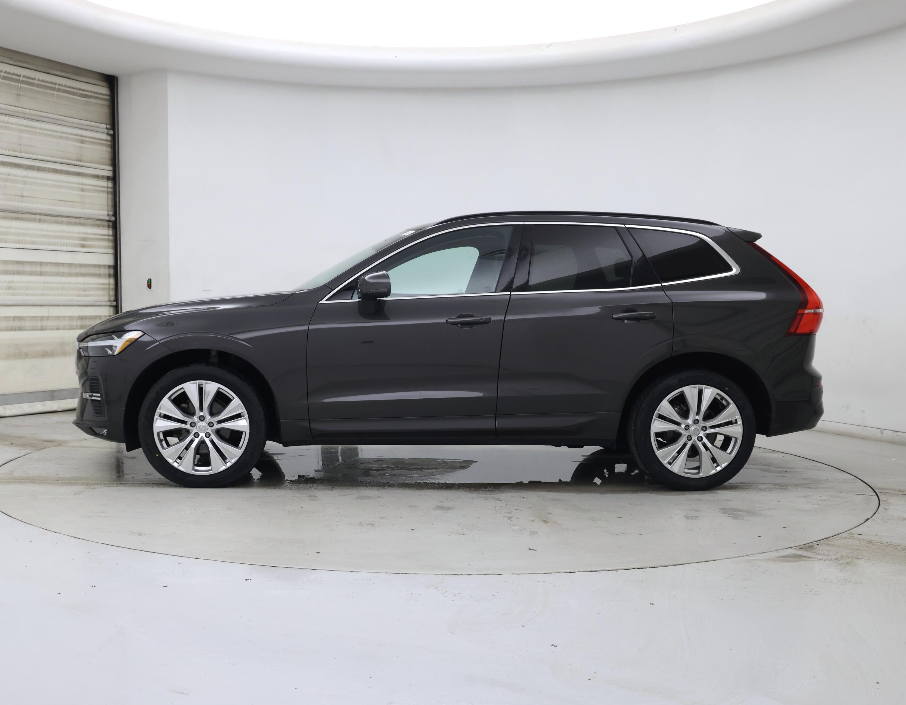 Thumbnail: 2022 Volvo XC60 - 3