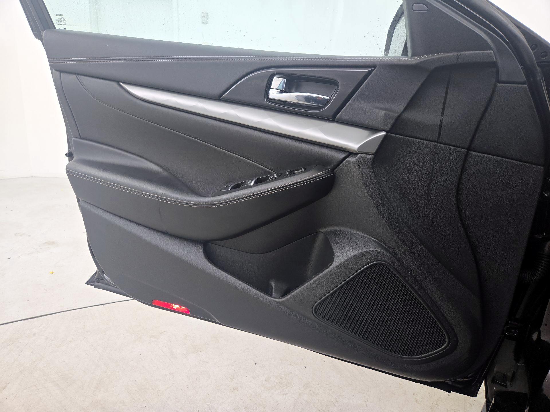 Thumbnail: 2021 Nissan Maxima - 12