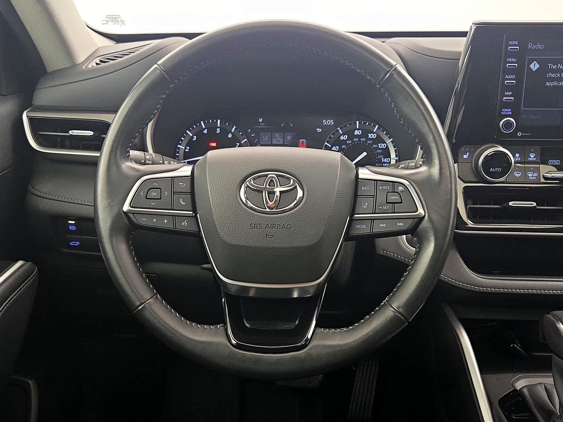 Thumbnail: 2021 Toyota Highlander - 10