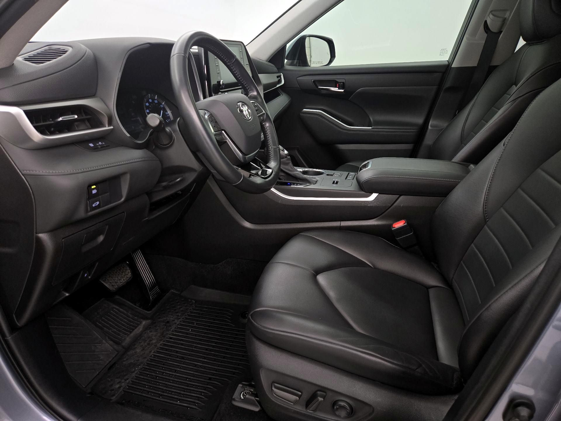 Thumbnail: 2021 Toyota Highlander - 11