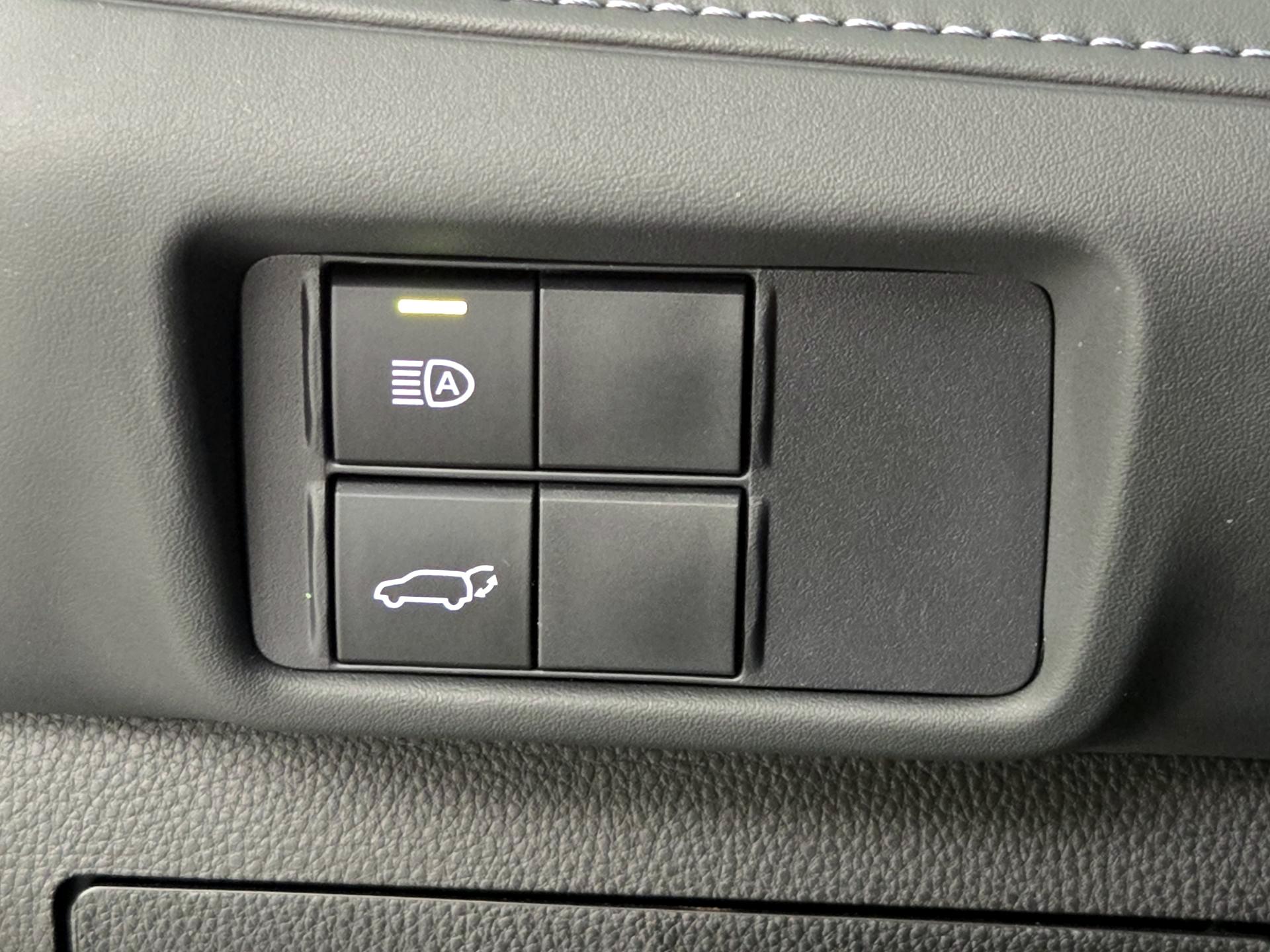 Thumbnail: 2021 Toyota Highlander - 13