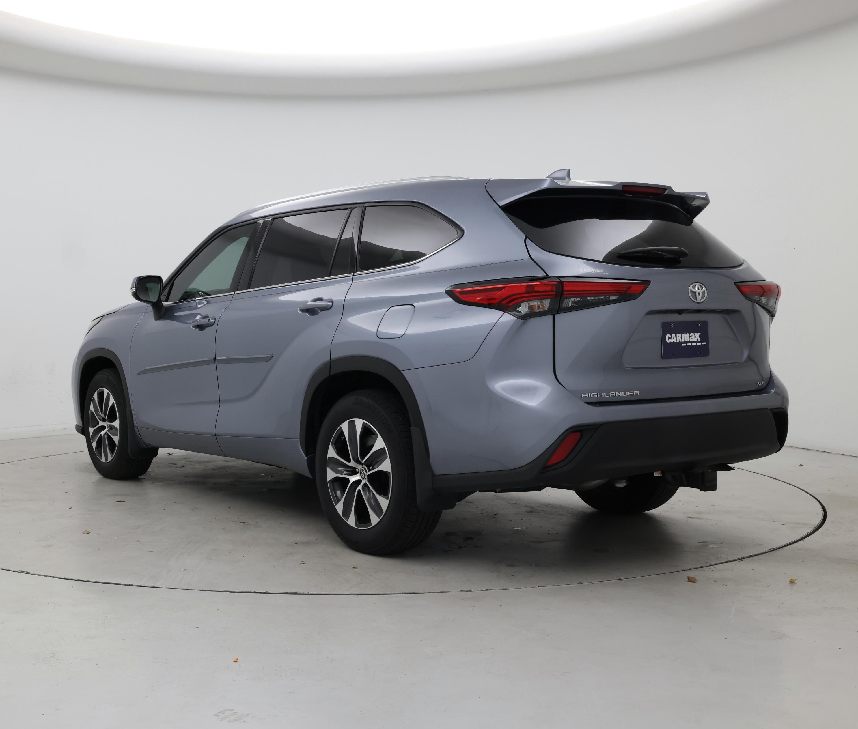 Thumbnail: 2021 Toyota Highlander - 2