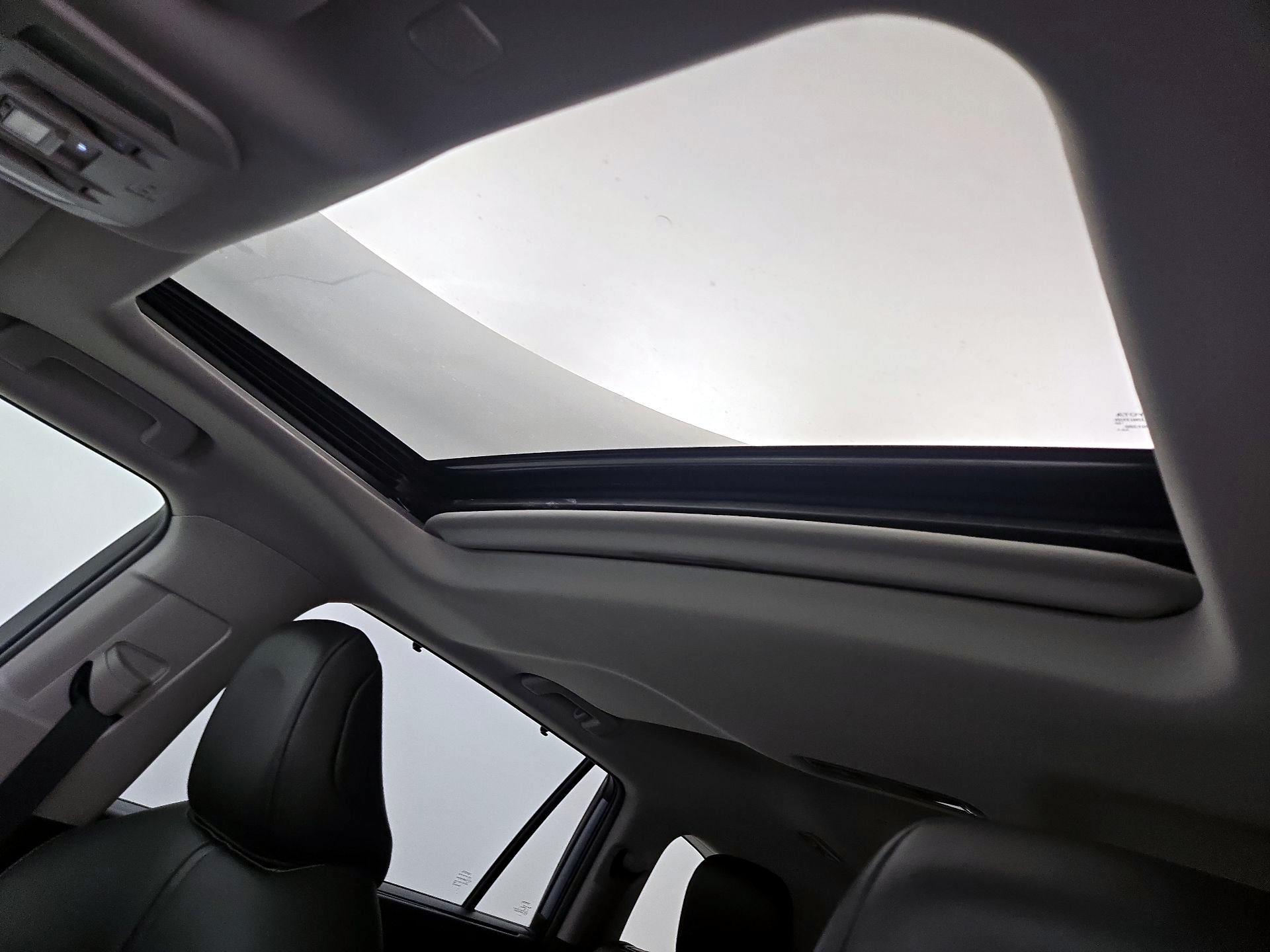 Thumbnail: 2021 Toyota Highlander - 19