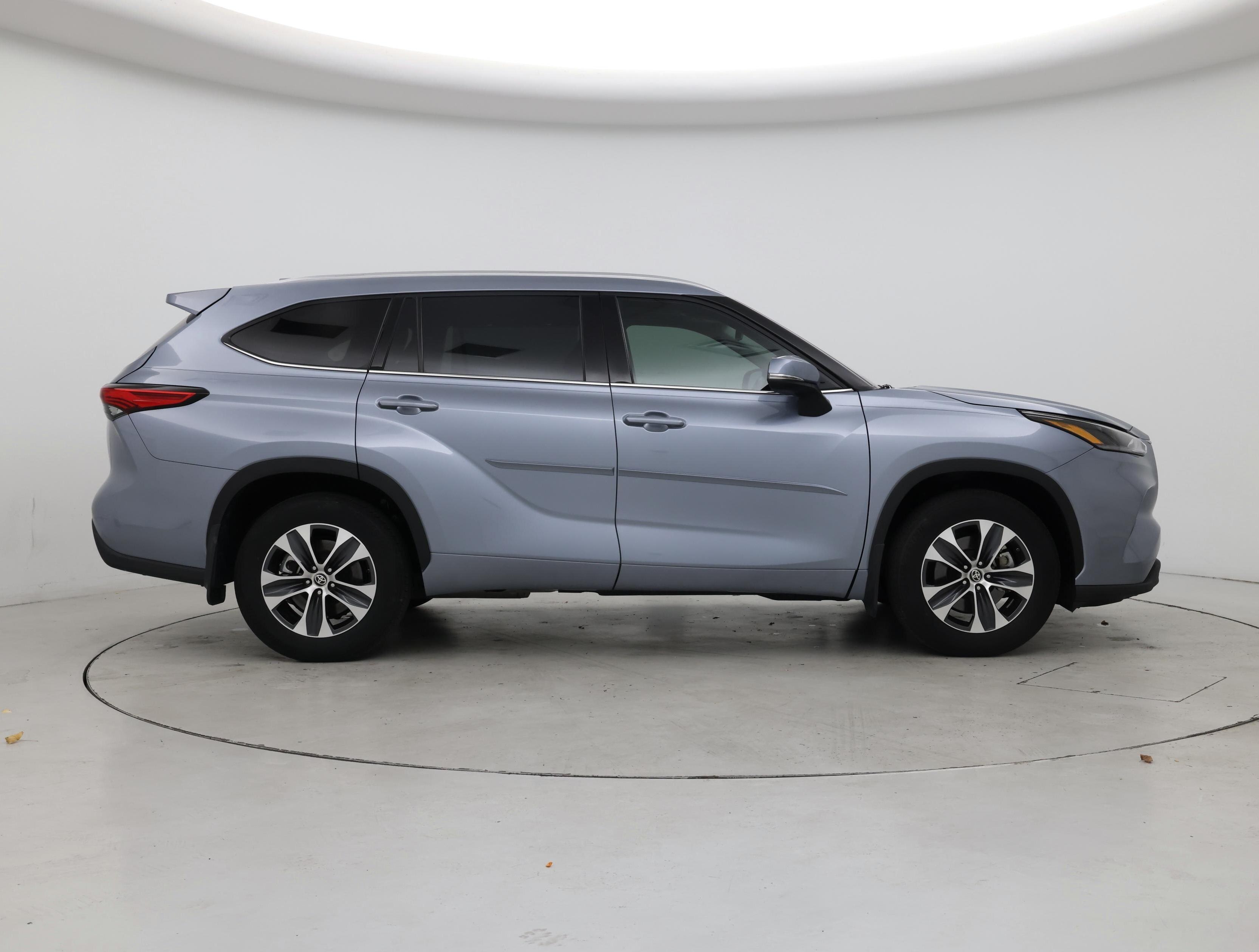 Thumbnail: 2021 Toyota Highlander - 7
