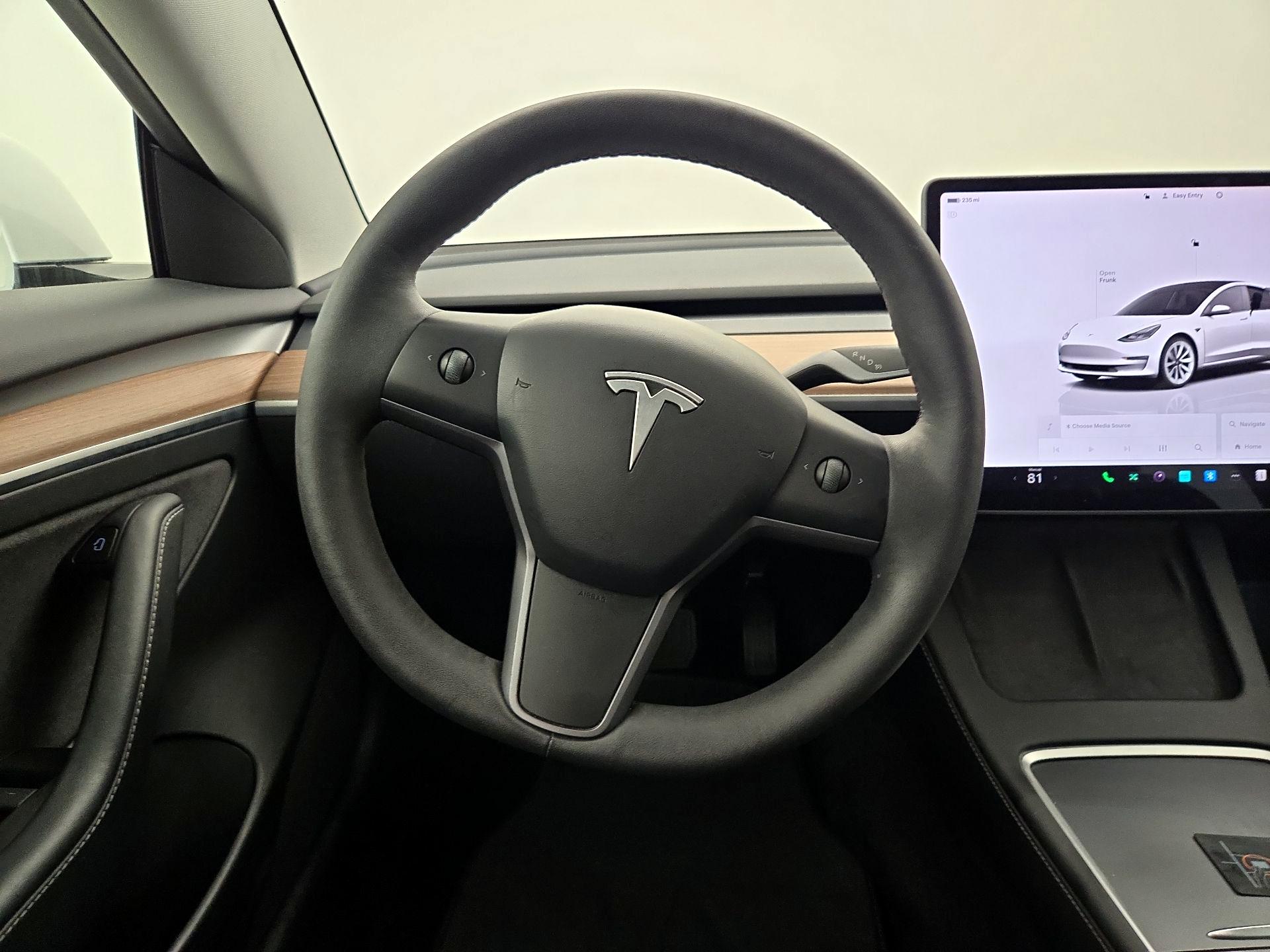 Thumbnail: 2023 Tesla Model 3 - 10