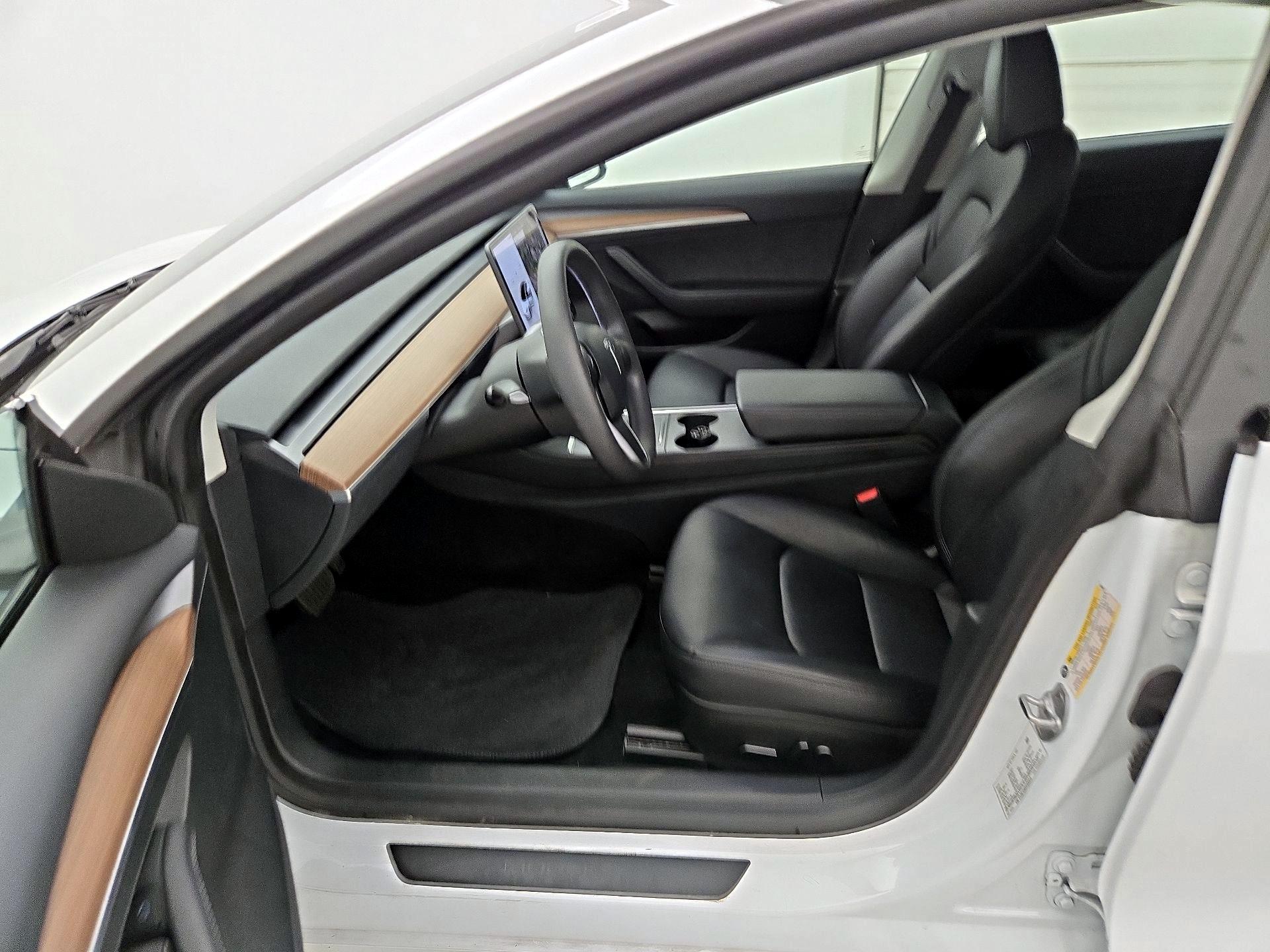 Thumbnail: 2023 Tesla Model 3 - 11