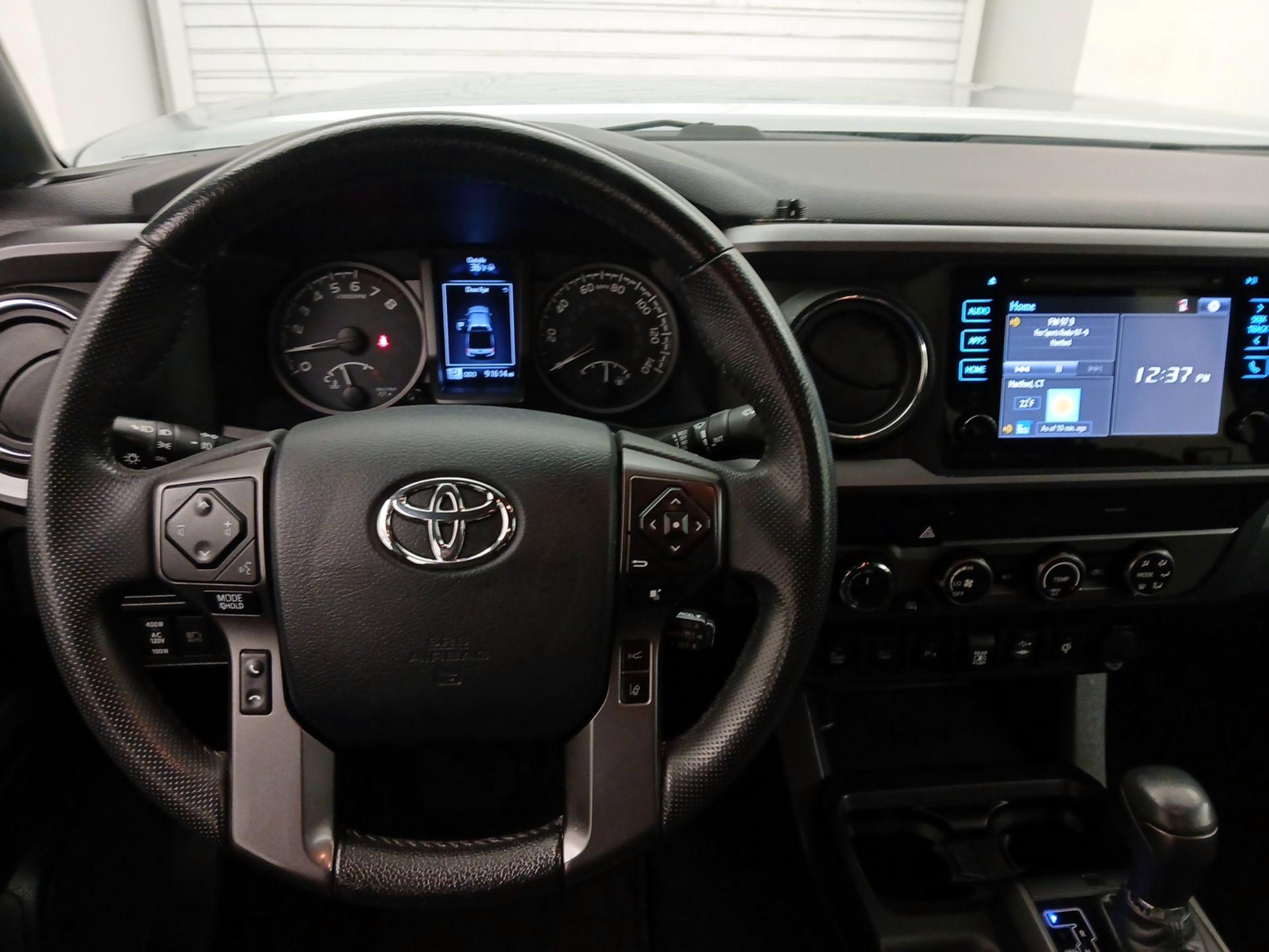 Thumbnail: 2019 Toyota Tacoma - 10