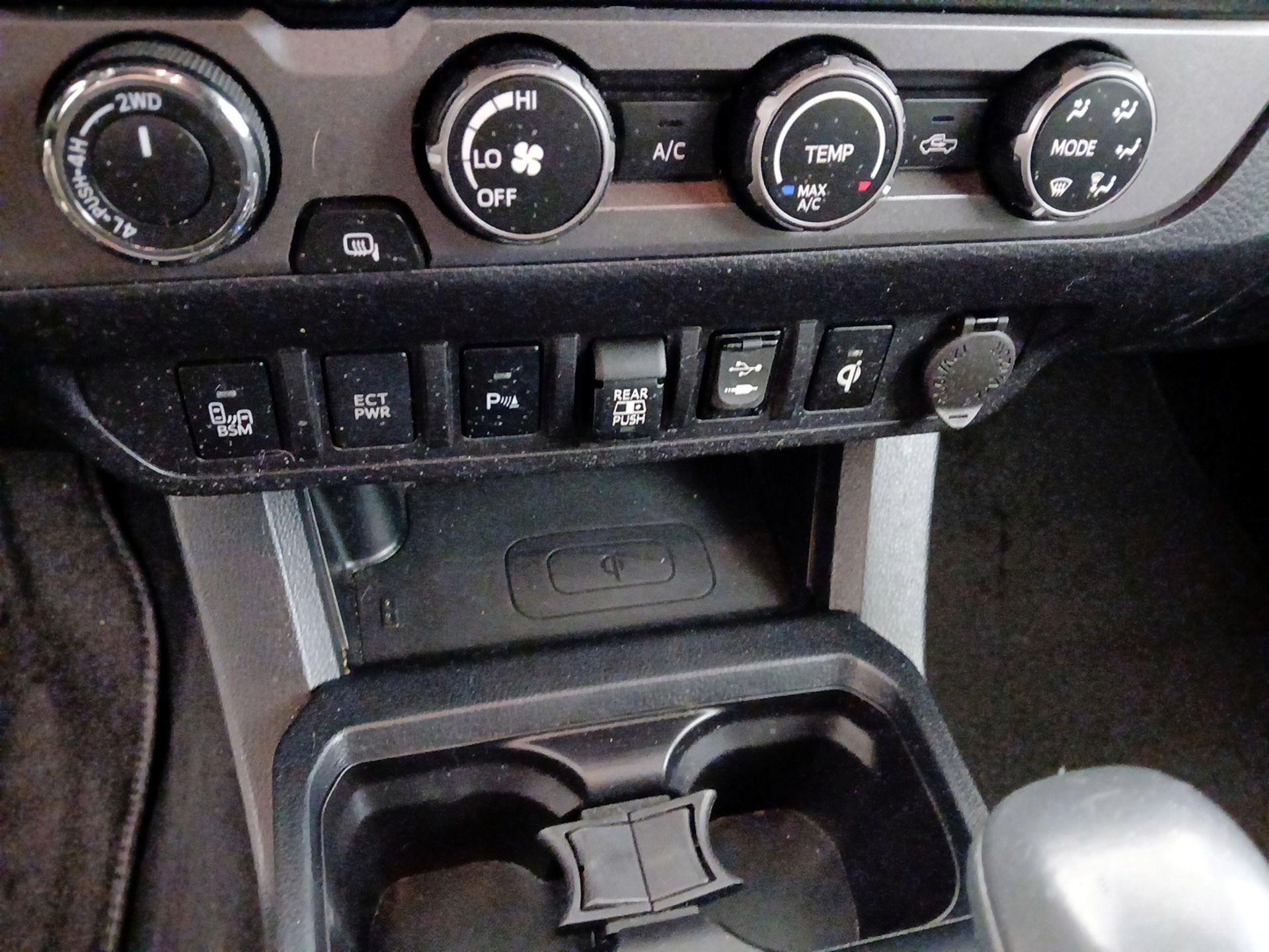 Thumbnail: 2019 Toyota Tacoma - 16