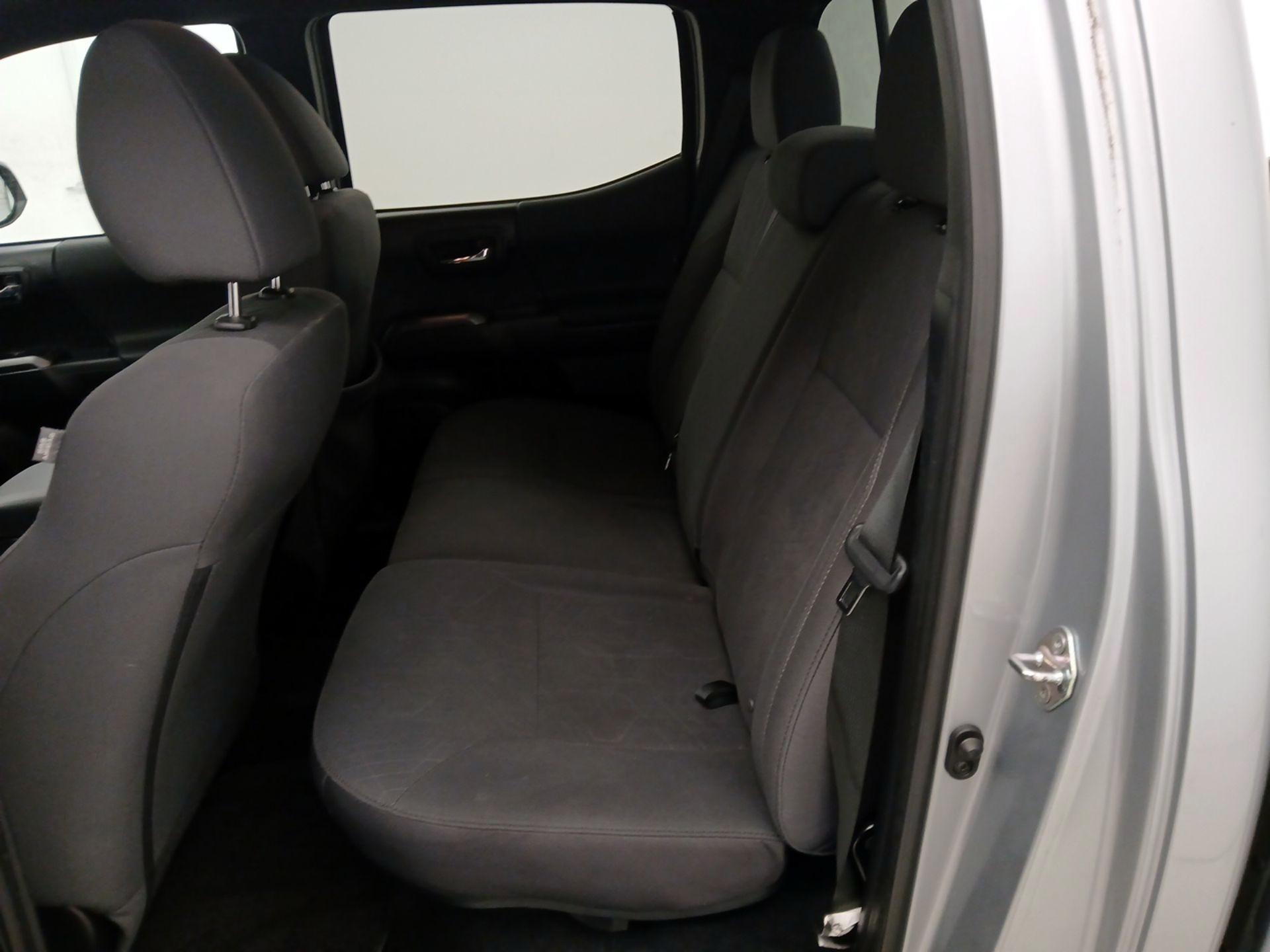 Thumbnail: 2019 Toyota Tacoma - 19