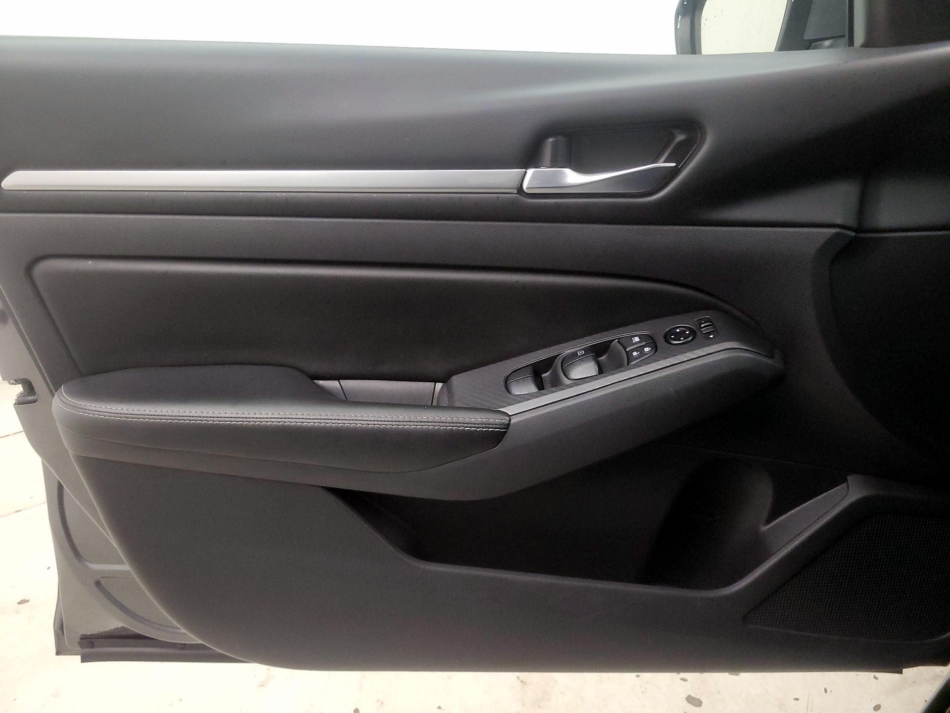 Thumbnail: 2022 Nissan Altima - 12