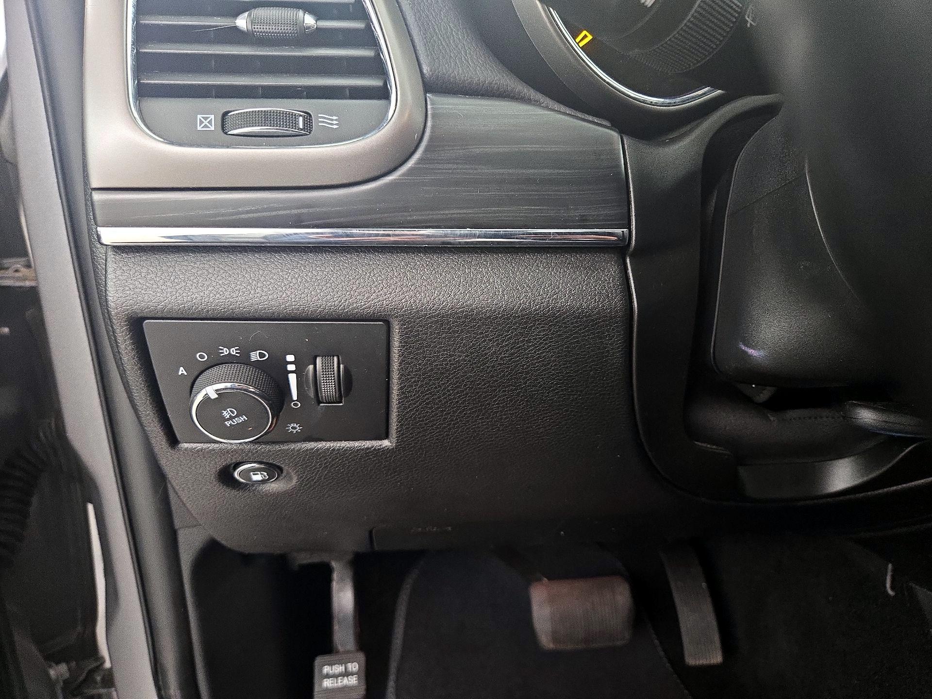 Thumbnail: 2020 Jeep Grand Cherokee - 13