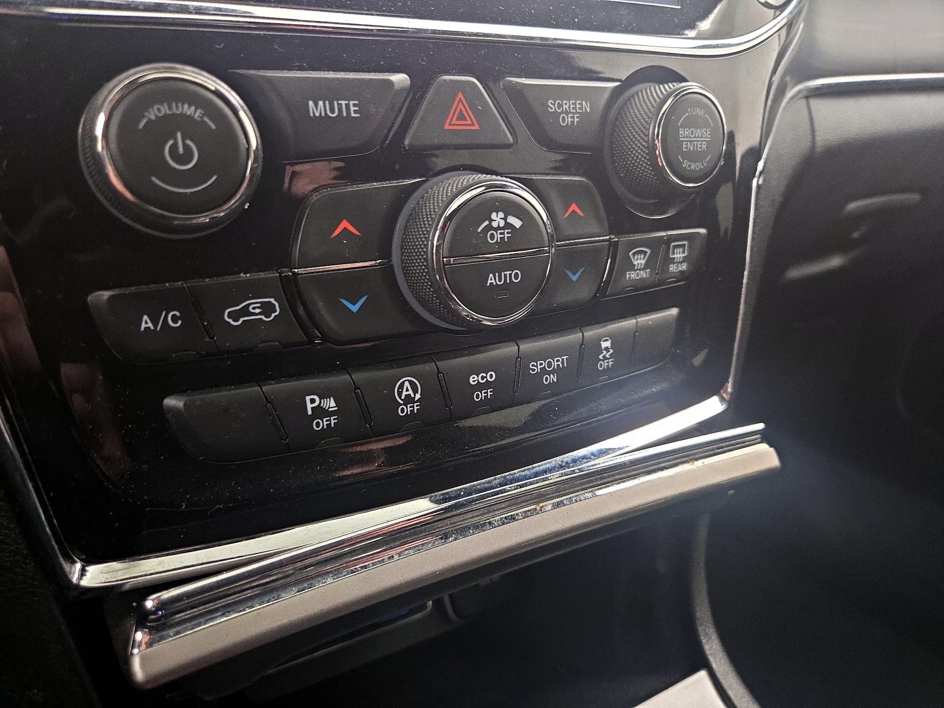 Thumbnail: 2020 Jeep Grand Cherokee - 17