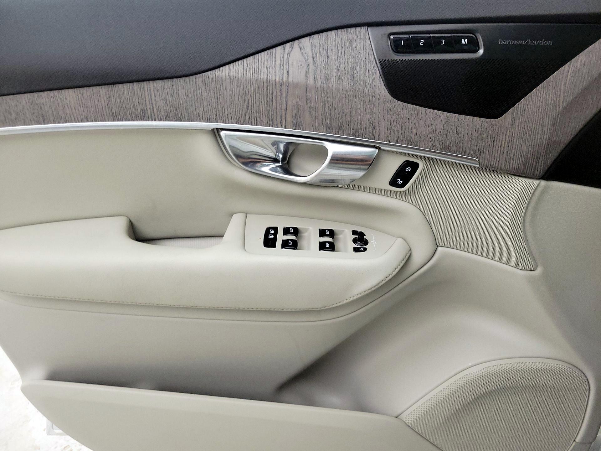 Thumbnail: 2023 Volvo XC90 - 12