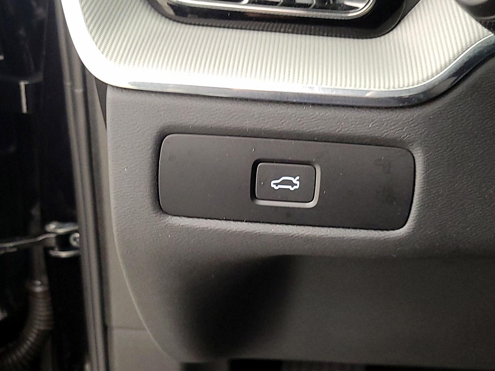 Thumbnail: 2024 Volvo XC60 - 13