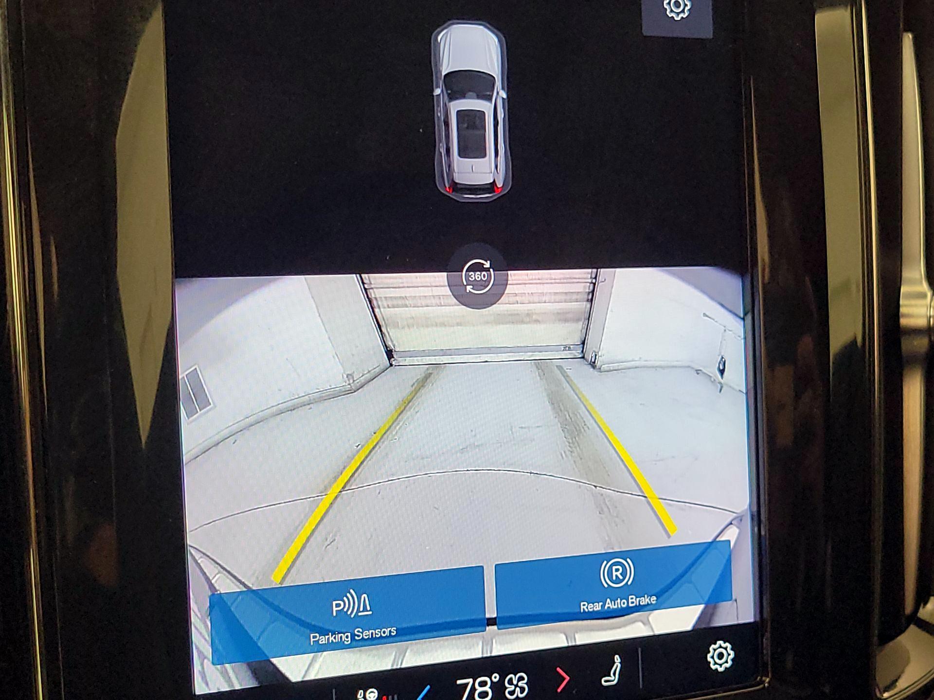 Thumbnail: 2024 Volvo XC60 - 14