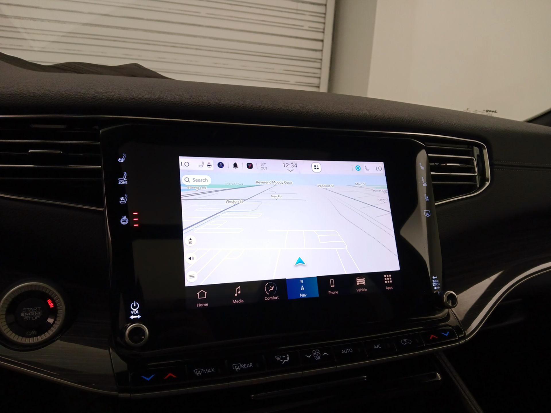 Thumbnail: 2022 Jeep Wagoneer - 14