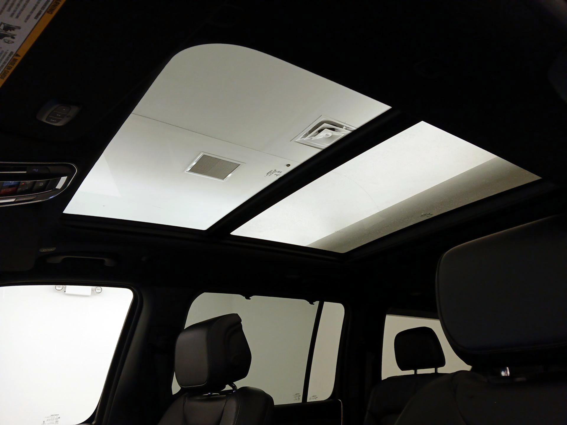 Thumbnail: 2022 Jeep Wagoneer - 20