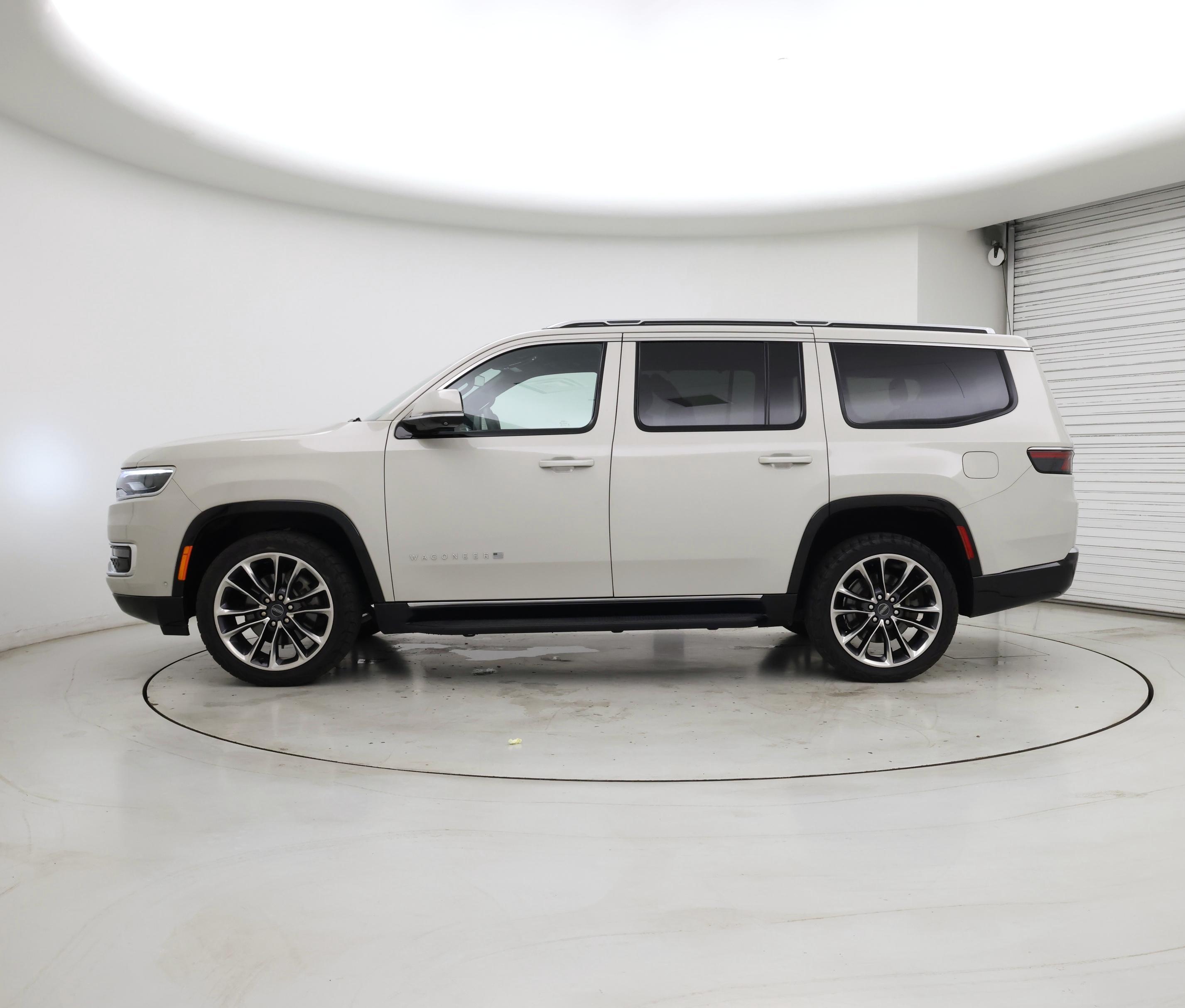 Thumbnail: 2022 Jeep Wagoneer - 3