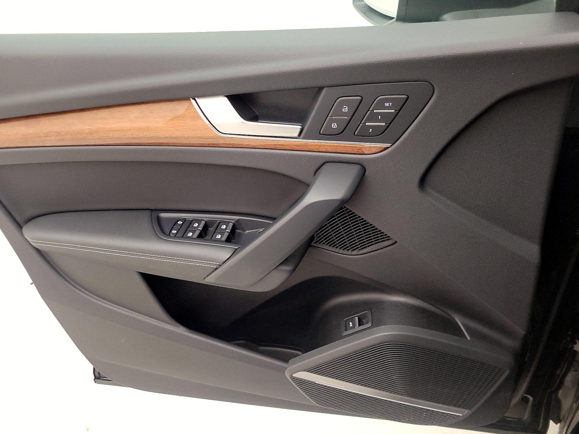 Thumbnail: 2023 Audi Q5 - 12