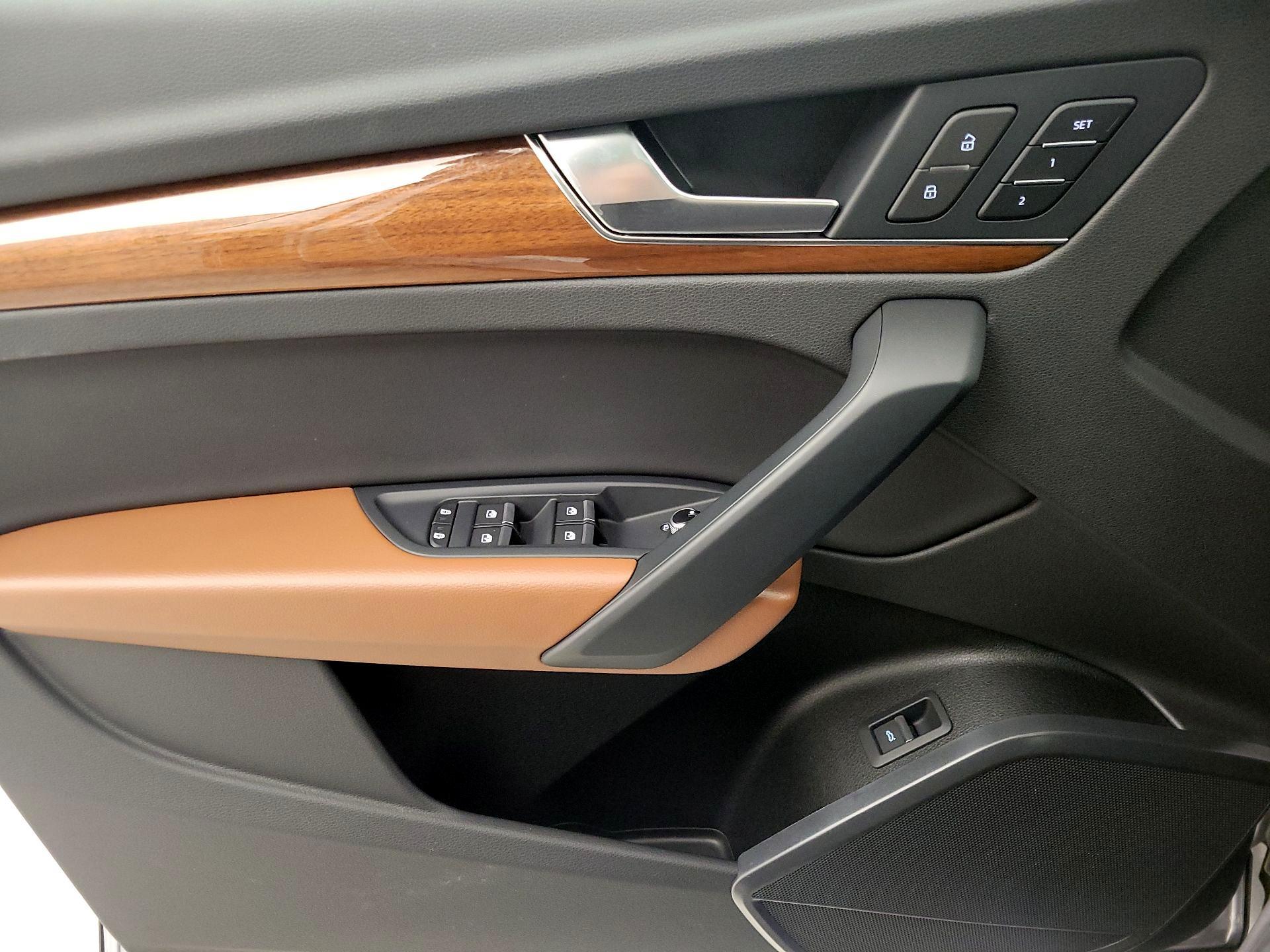 Thumbnail: 2022 Audi Q5 - 10