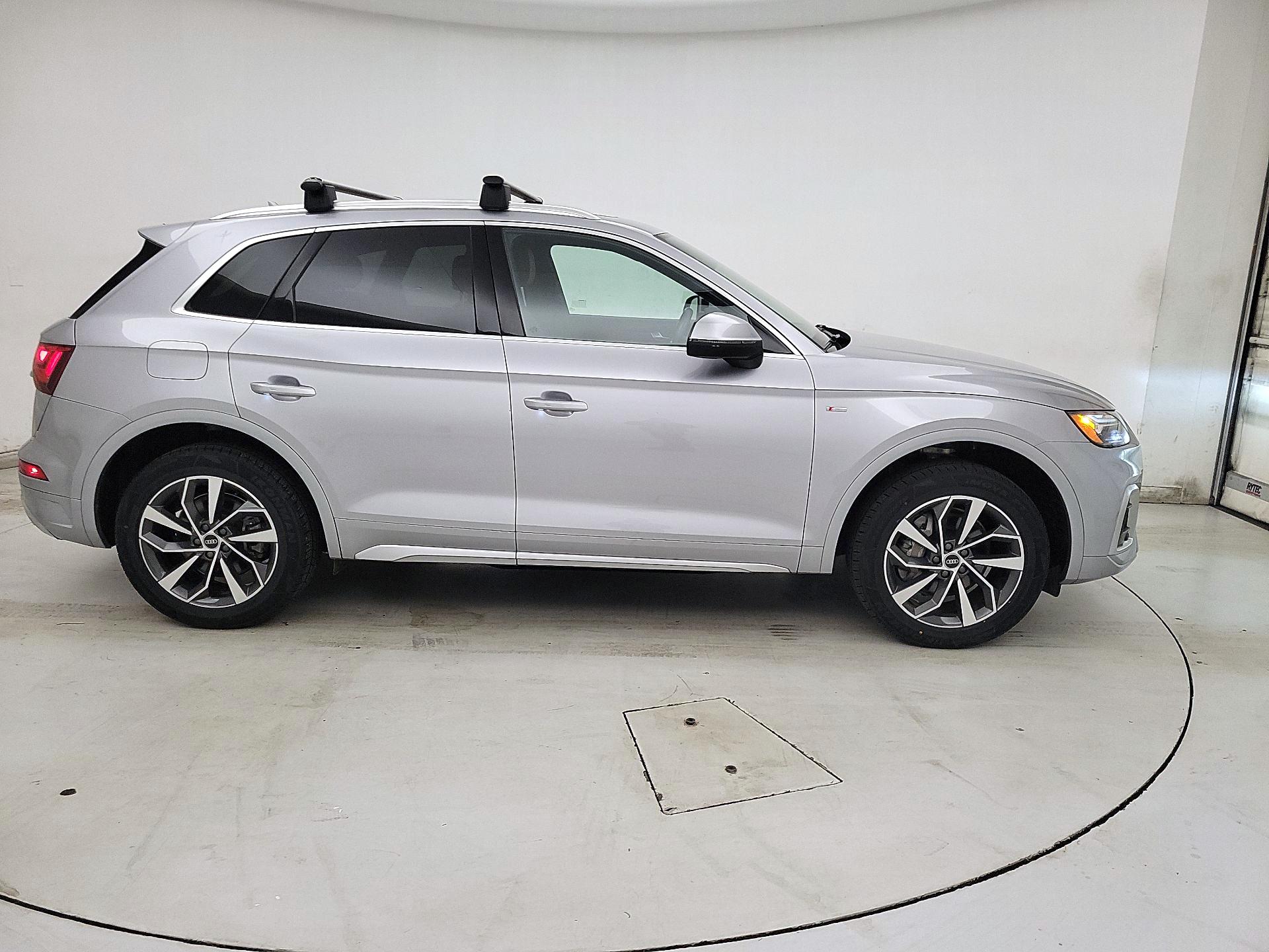 Thumbnail: 2022 Audi Q5 - 4