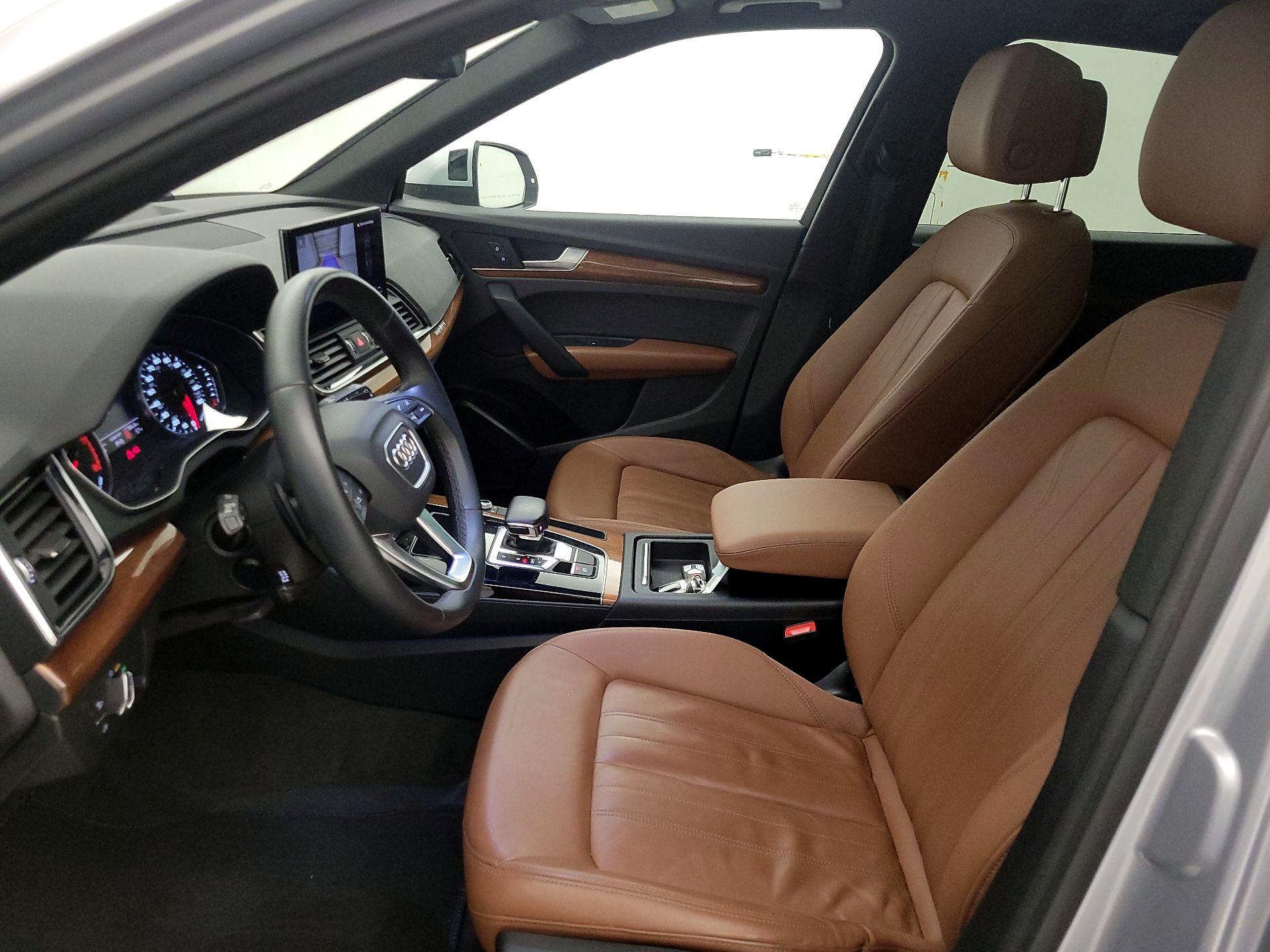 Thumbnail: 2022 Audi Q5 - 8