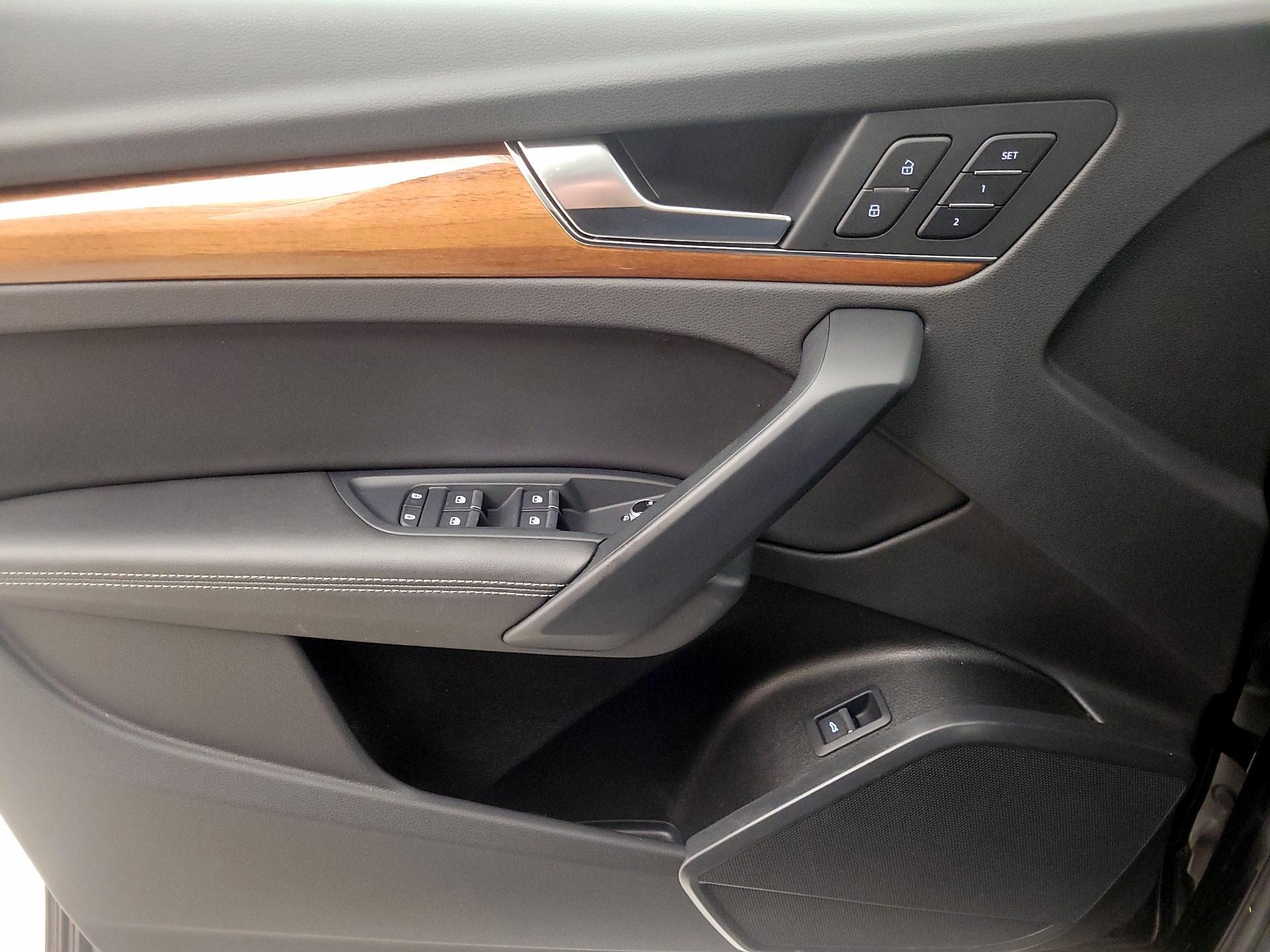 Thumbnail: 2022 Audi Q5 - 12