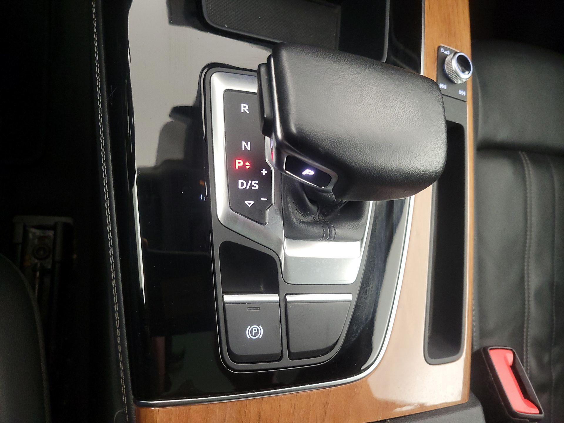 Thumbnail: 2022 Audi Q5 - 17