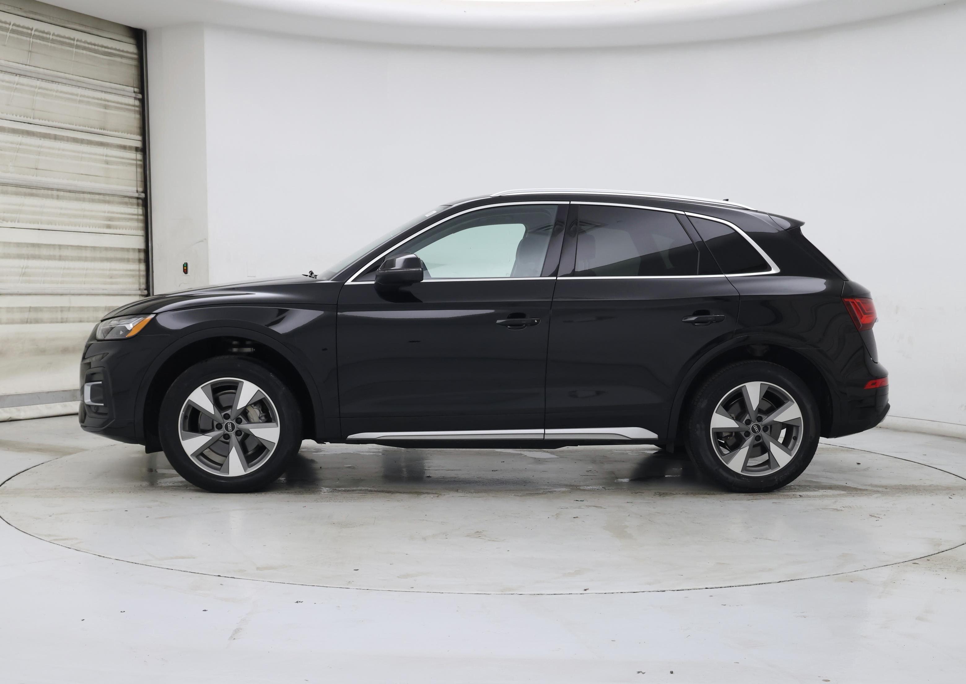 Thumbnail: 2022 Audi Q5 - 3