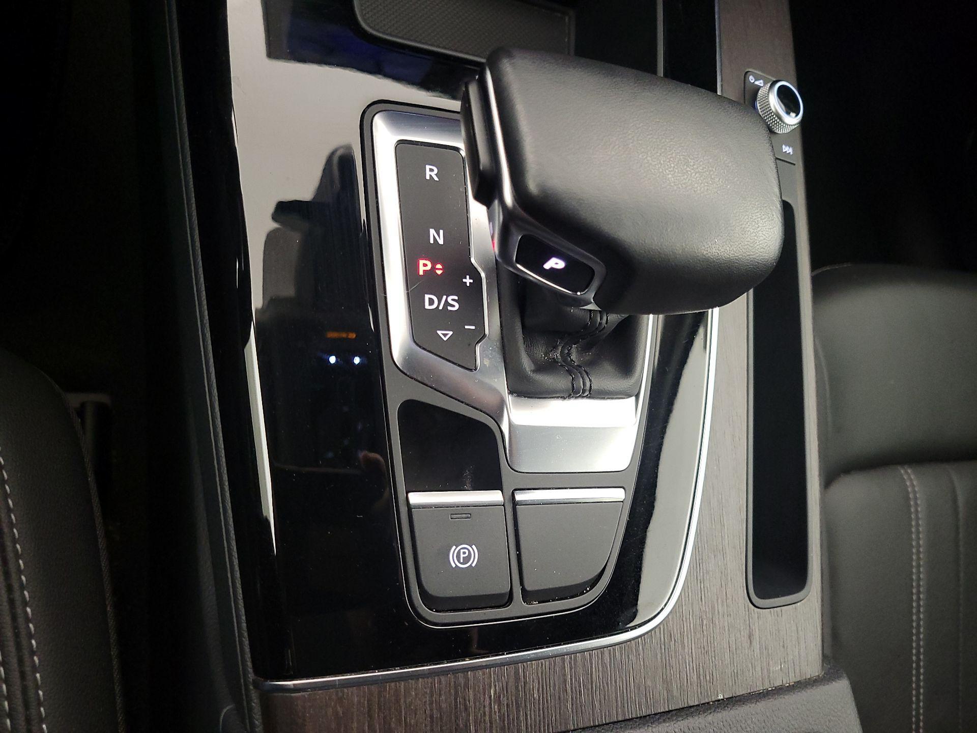 Thumbnail: 2023 Audi Q5 - 17