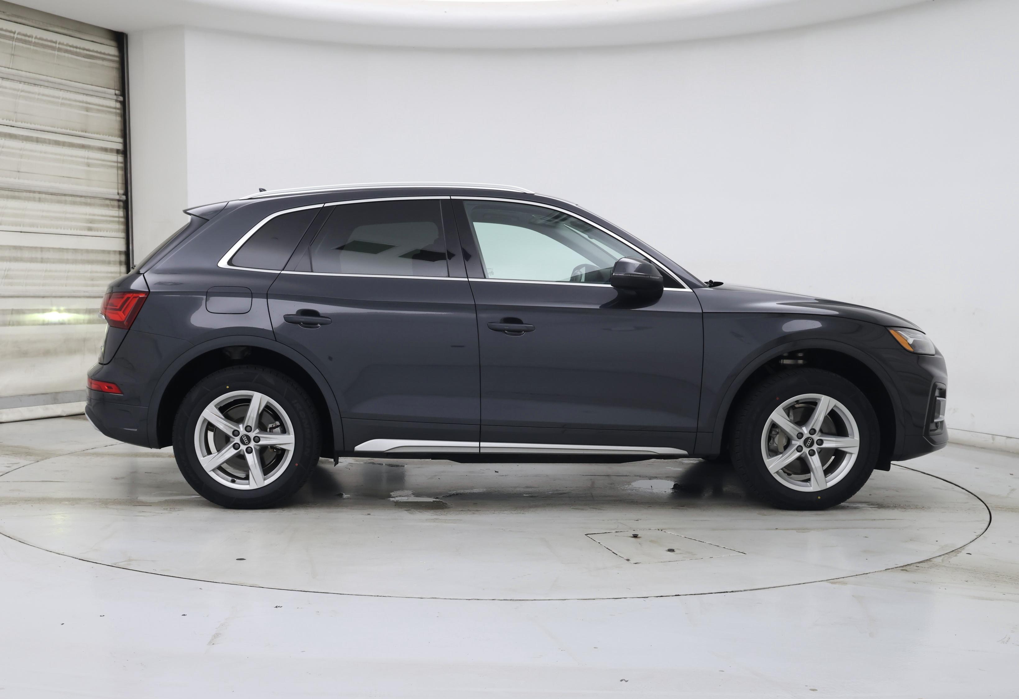 Thumbnail: 2023 Audi Q5 - 7