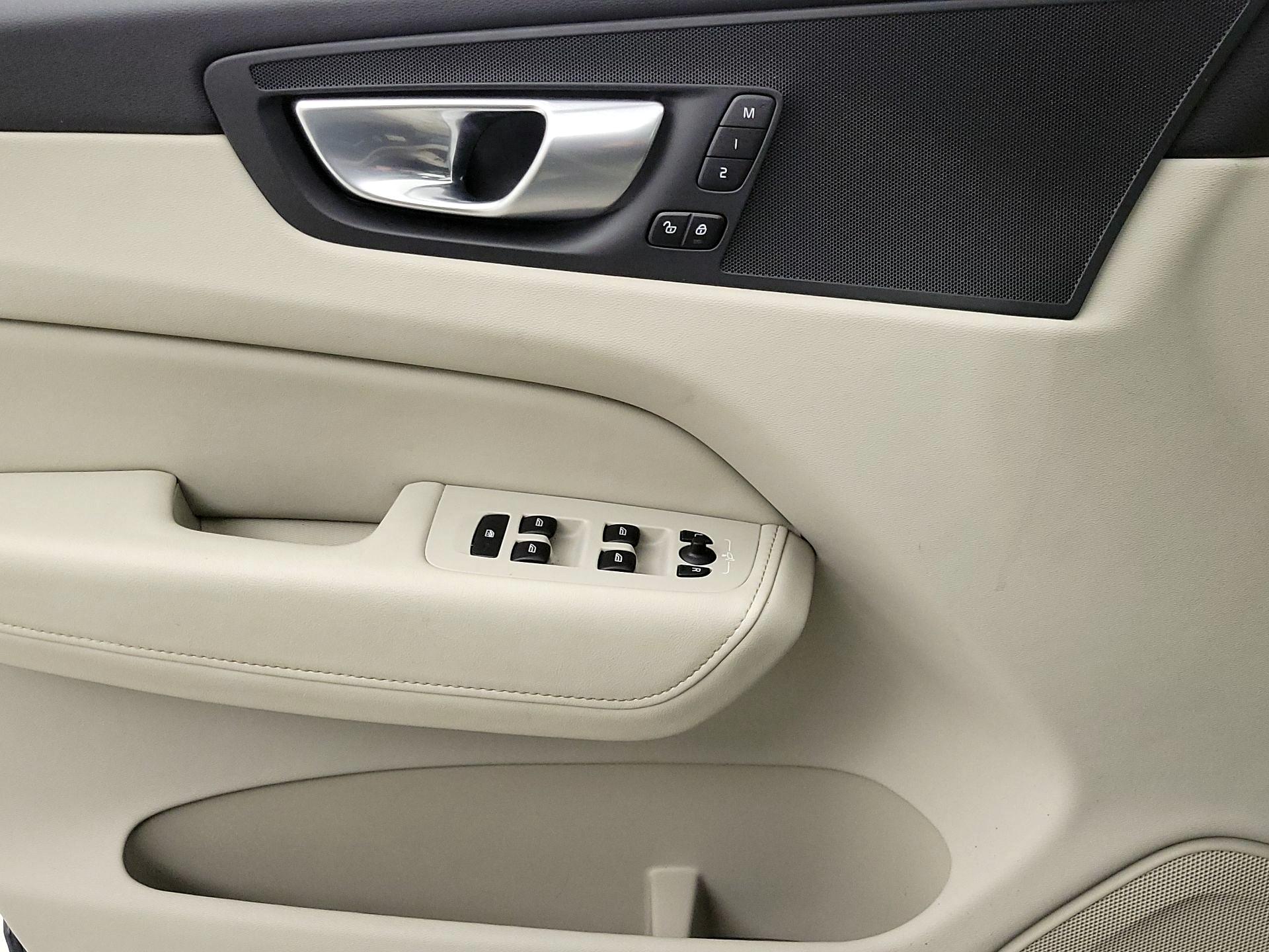 Thumbnail: 2024 Volvo XC60 - 12