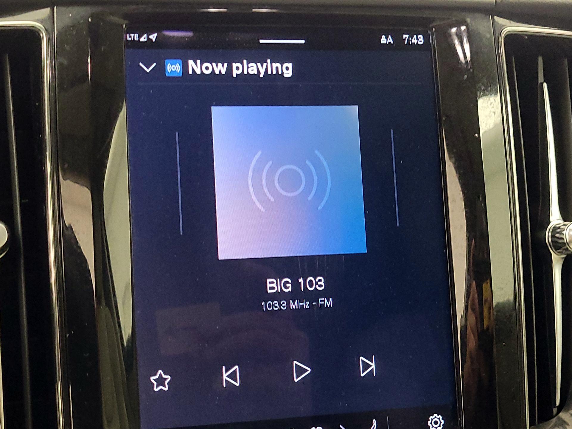 Thumbnail: 2024 Volvo XC60 - 14