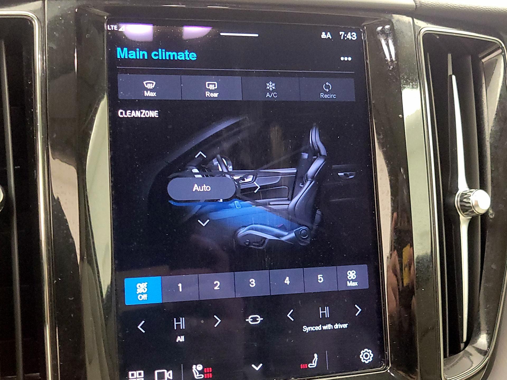 Thumbnail: 2024 Volvo XC60 - 15