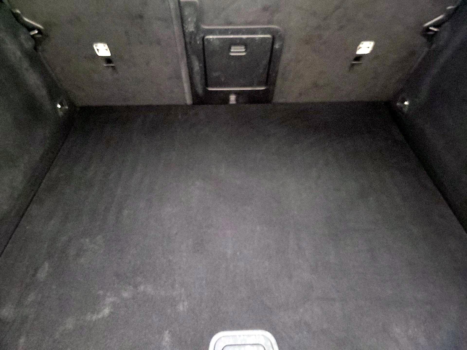 Thumbnail: 2024 Volvo XC60 - 20