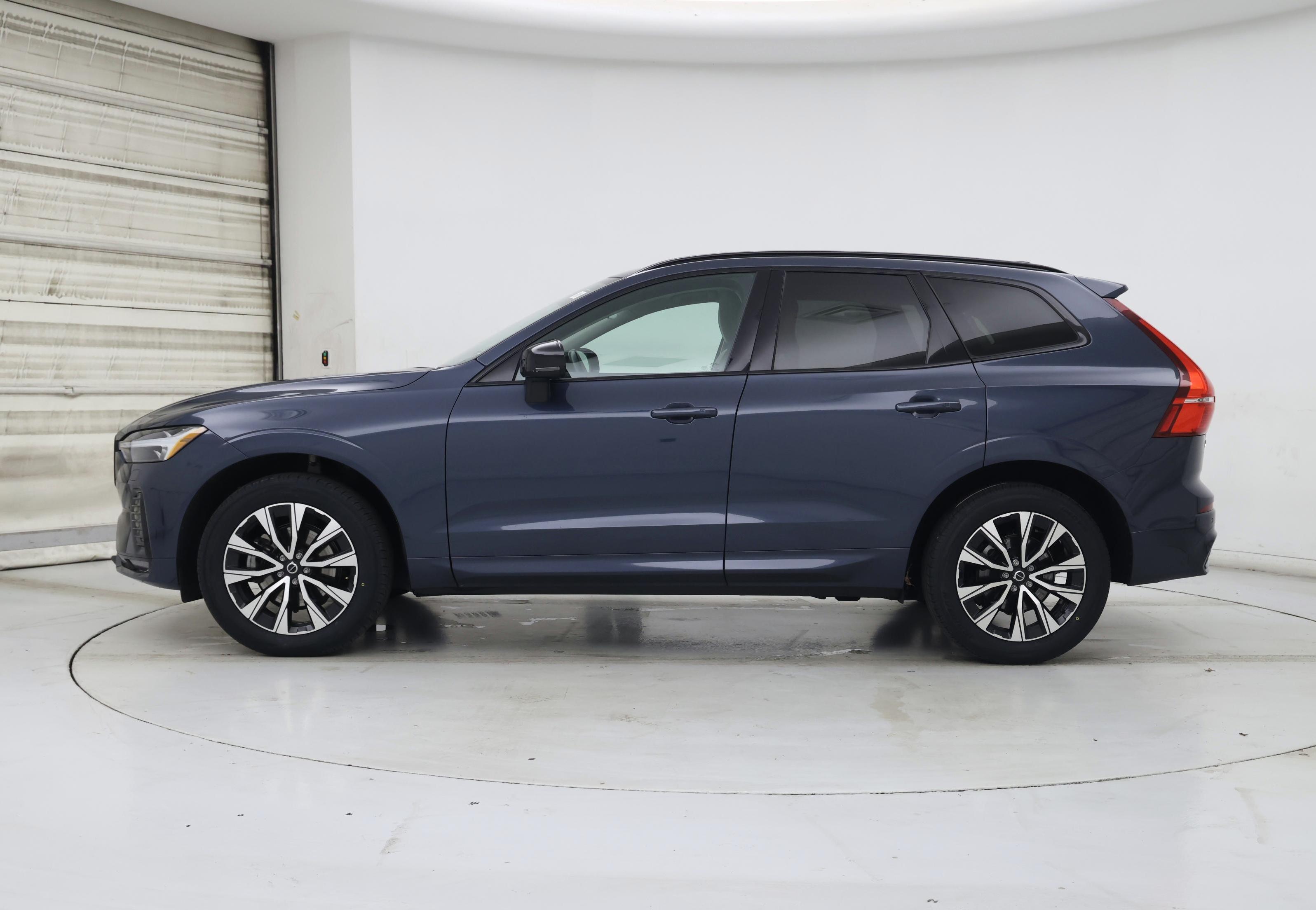 Thumbnail: 2024 Volvo XC60 - 3