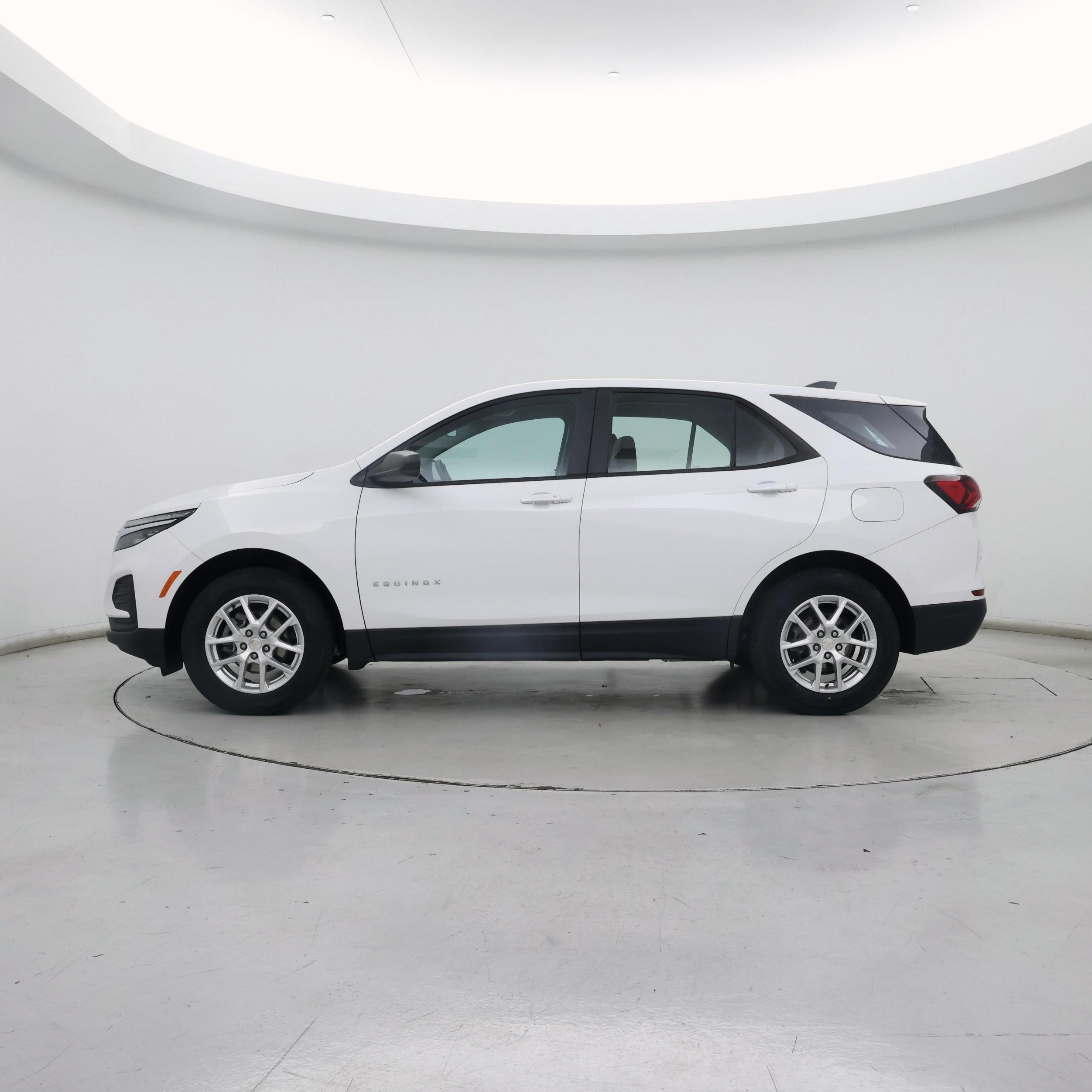 Thumbnail: 2022 Chevrolet Equinox - 3