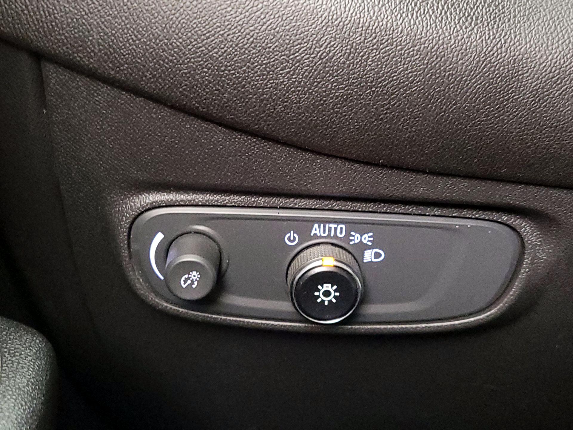 Thumbnail: 2022 Chevrolet Equinox - 13