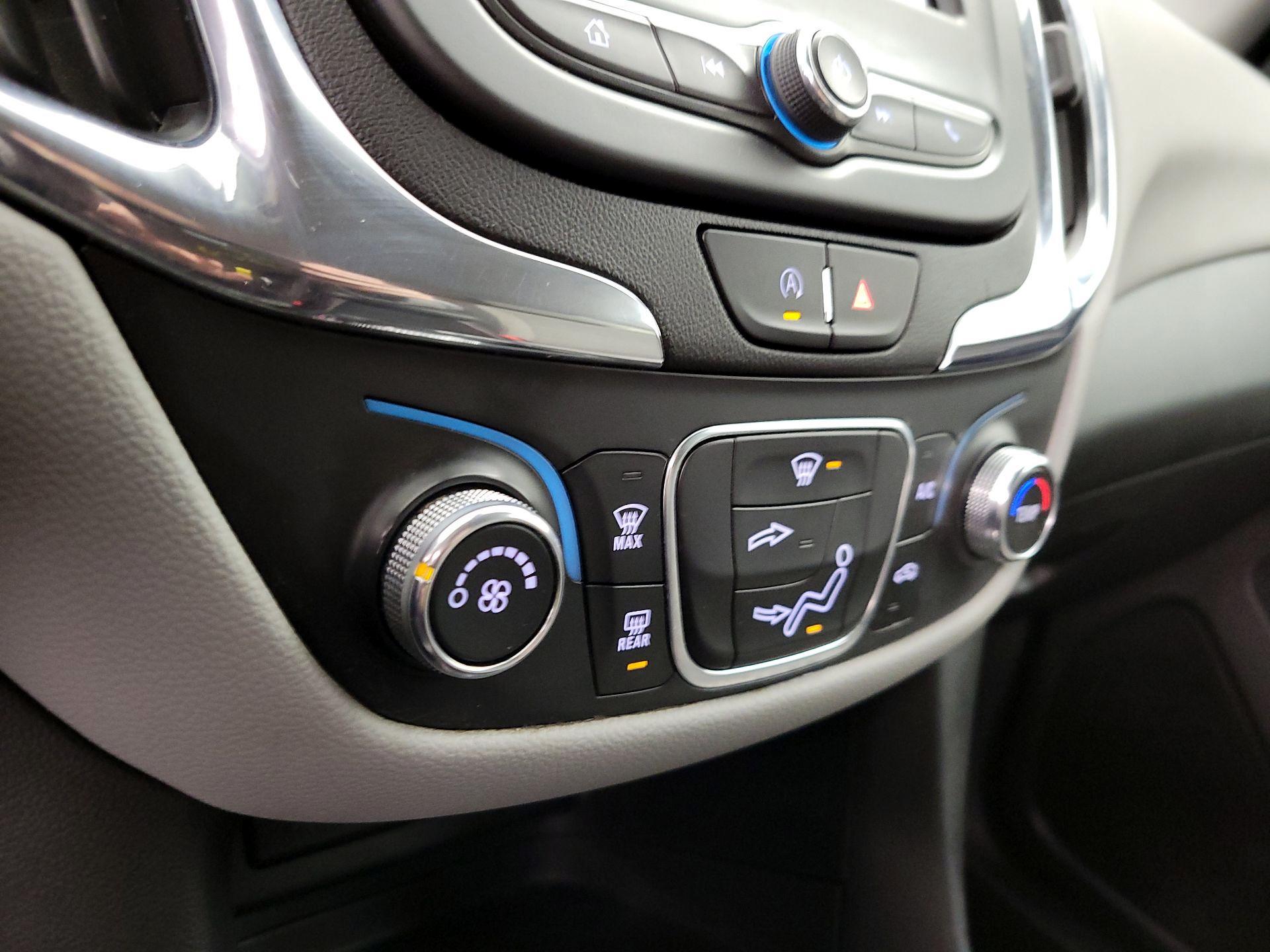 Thumbnail: 2022 Chevrolet Equinox - 16