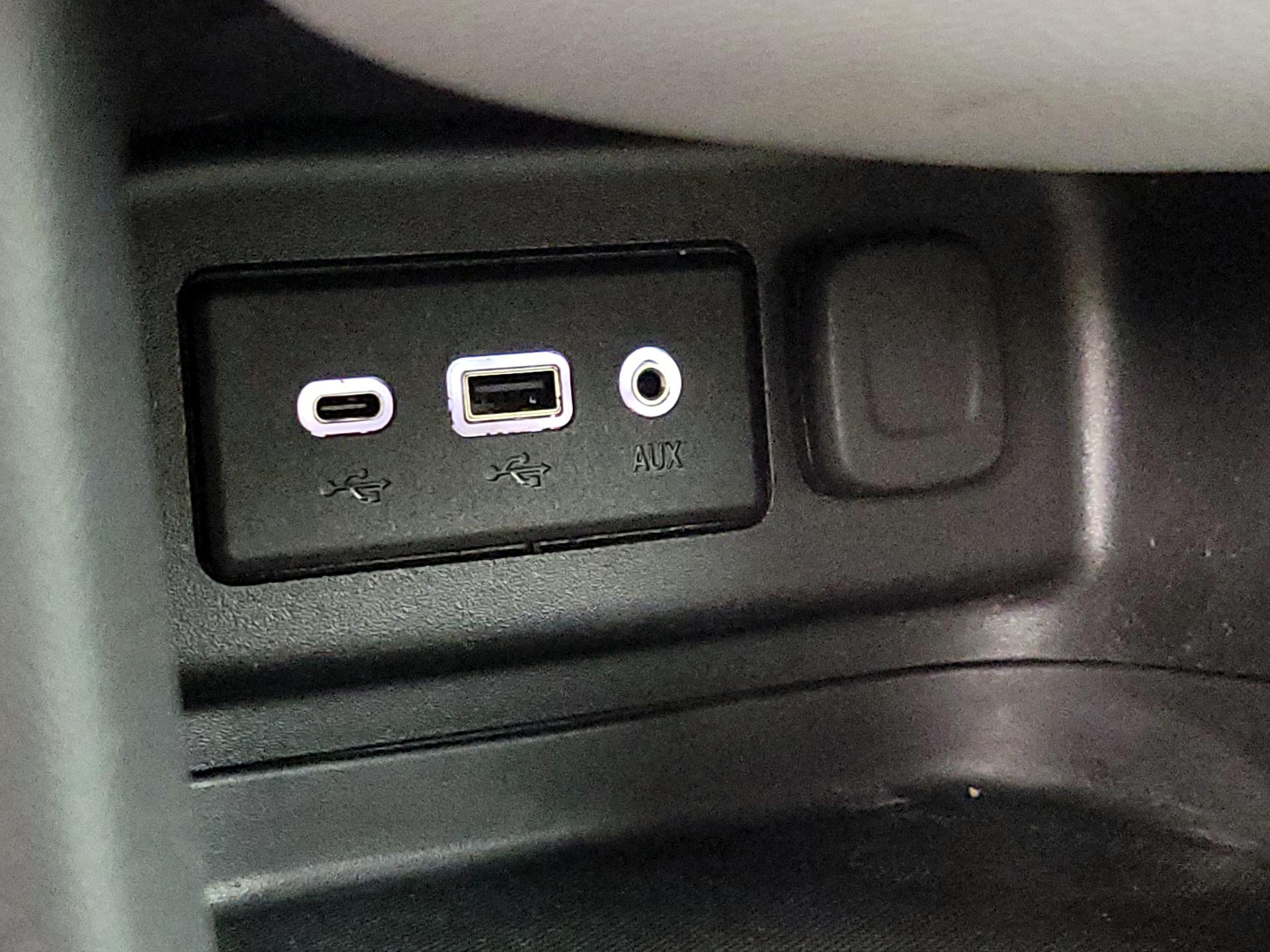 Thumbnail: 2022 Chevrolet Equinox - 18