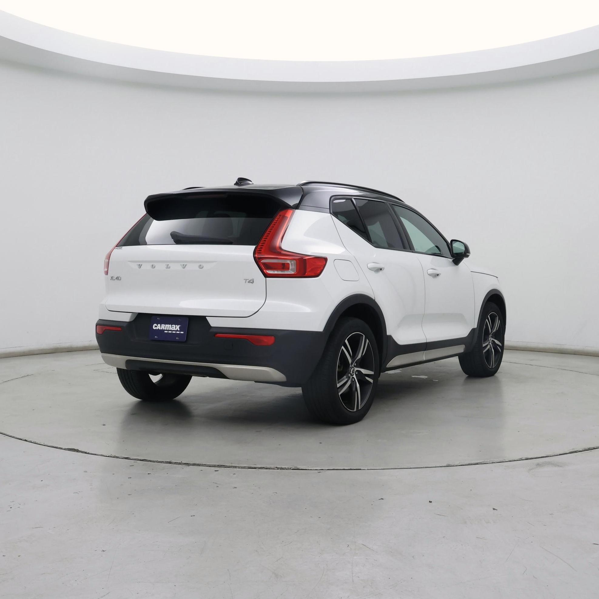 Thumbnail: 2021 Volvo XC40 - 8