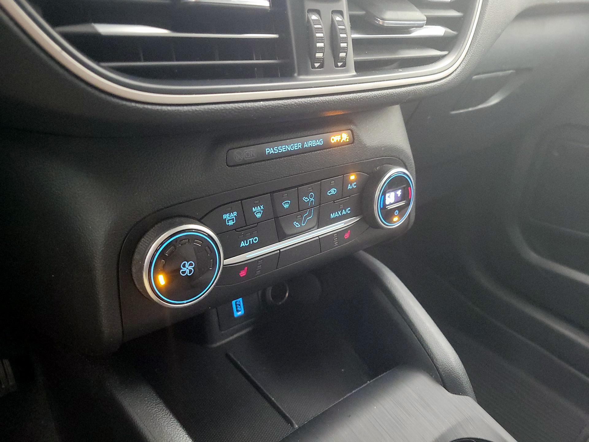 Thumbnail: 2020 Ford Escape - 16