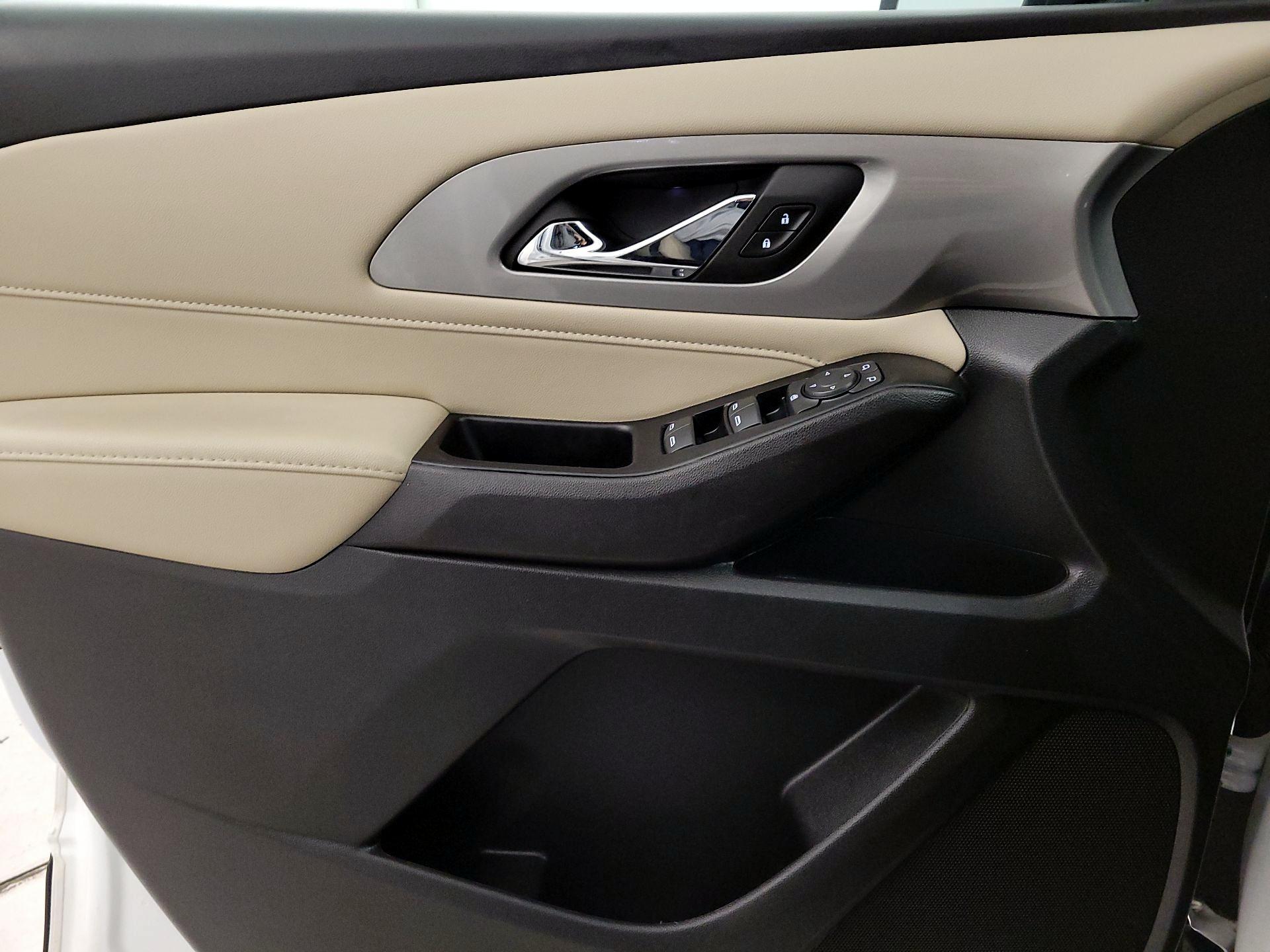 Thumbnail: 2023 Chevrolet Traverse - 12