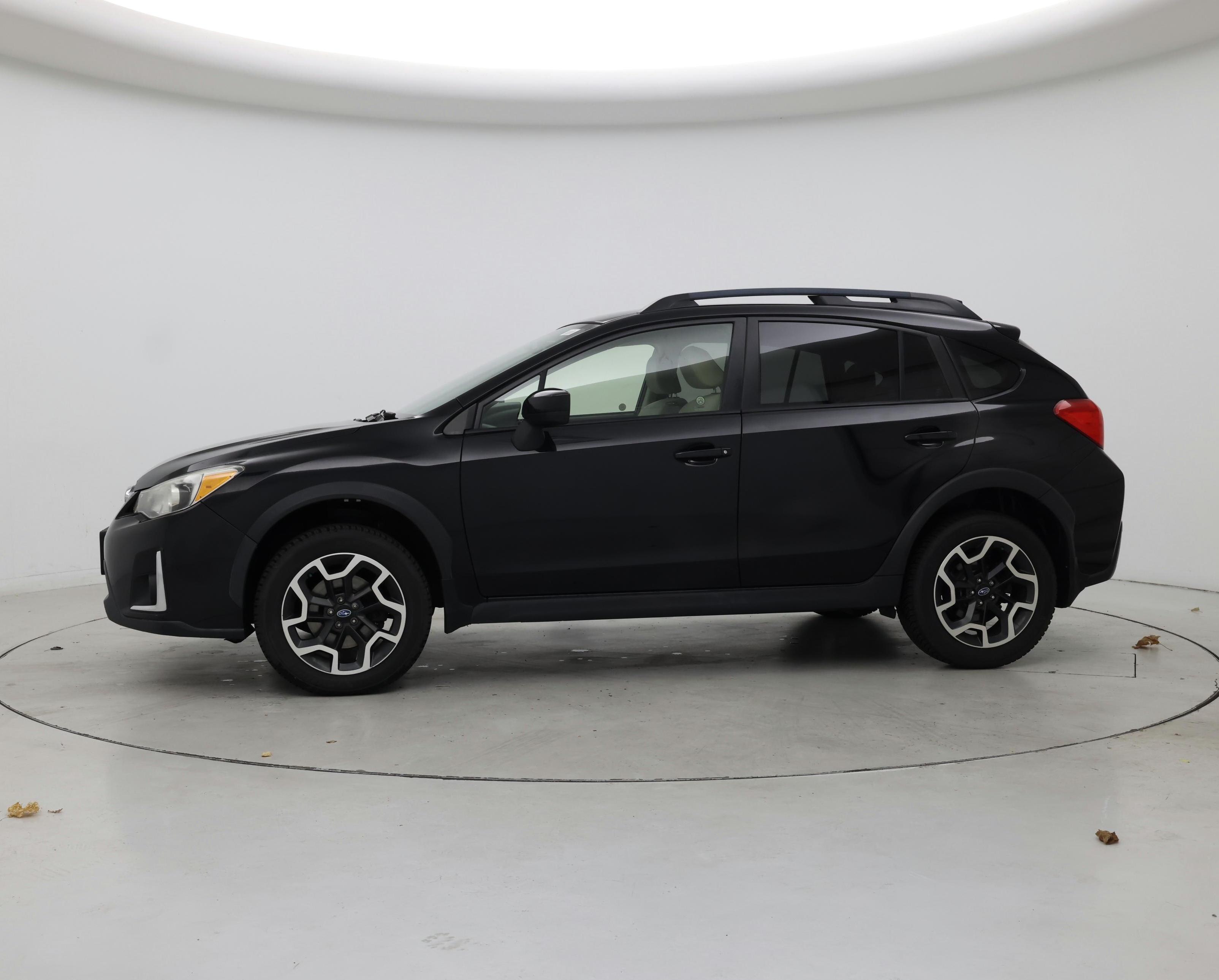 Thumbnail: 2017 Subaru Crosstrek - 3
