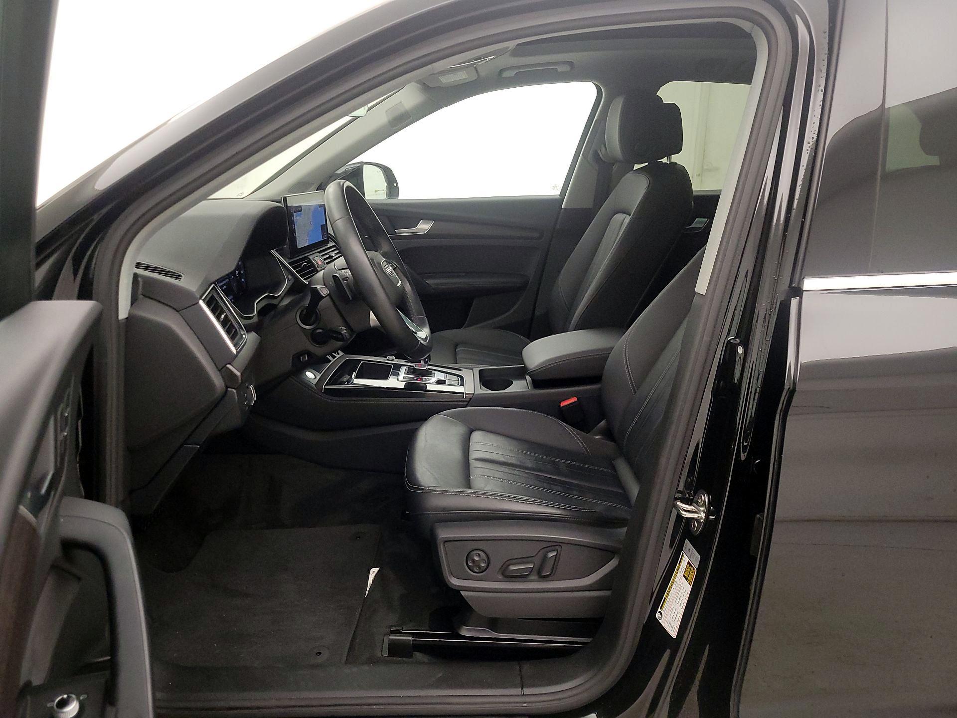 Thumbnail: 2023 Audi Q5 - 11